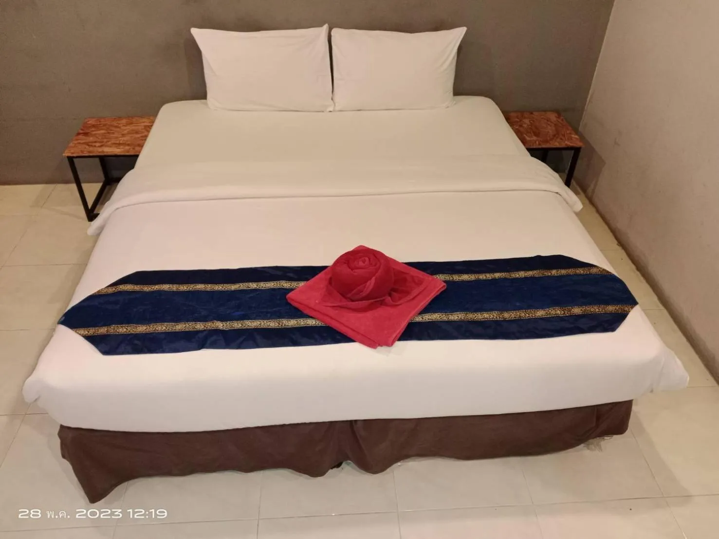 Bedroom, Bed in Laemdin Hotel