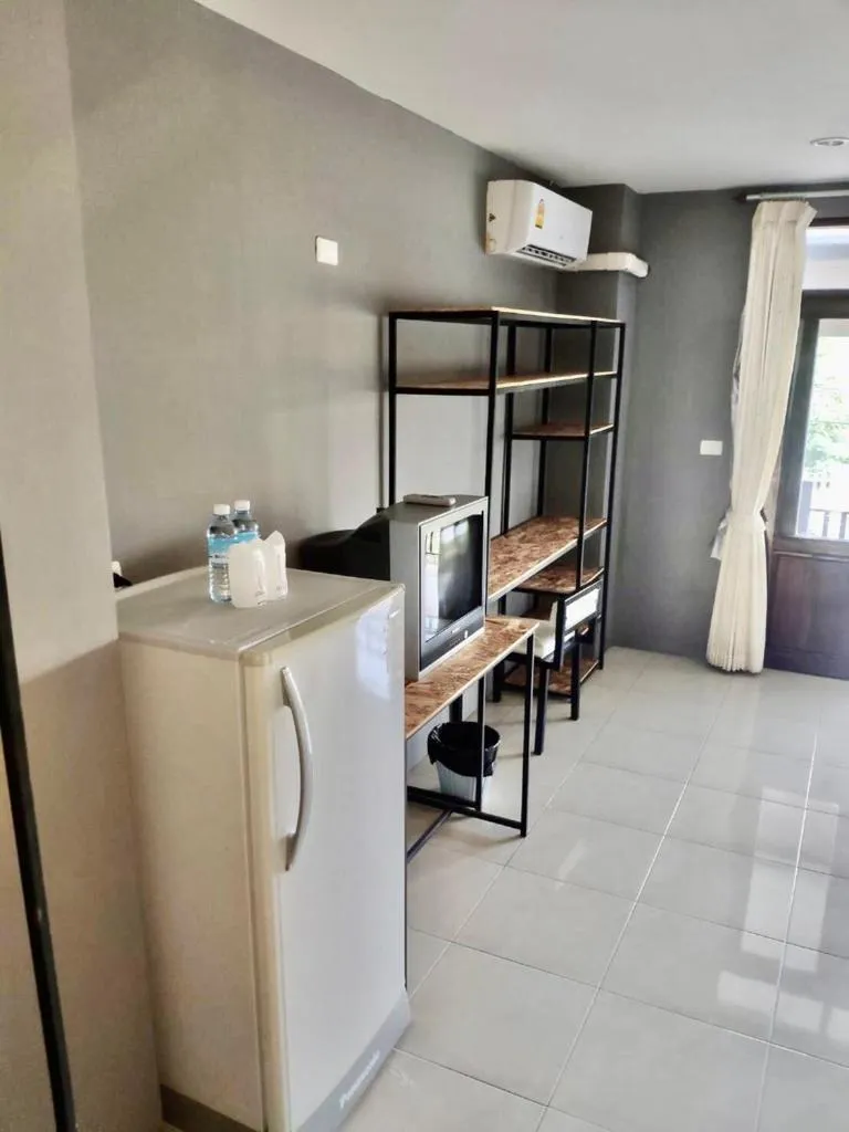 hair dresser in Laemdin Hotel