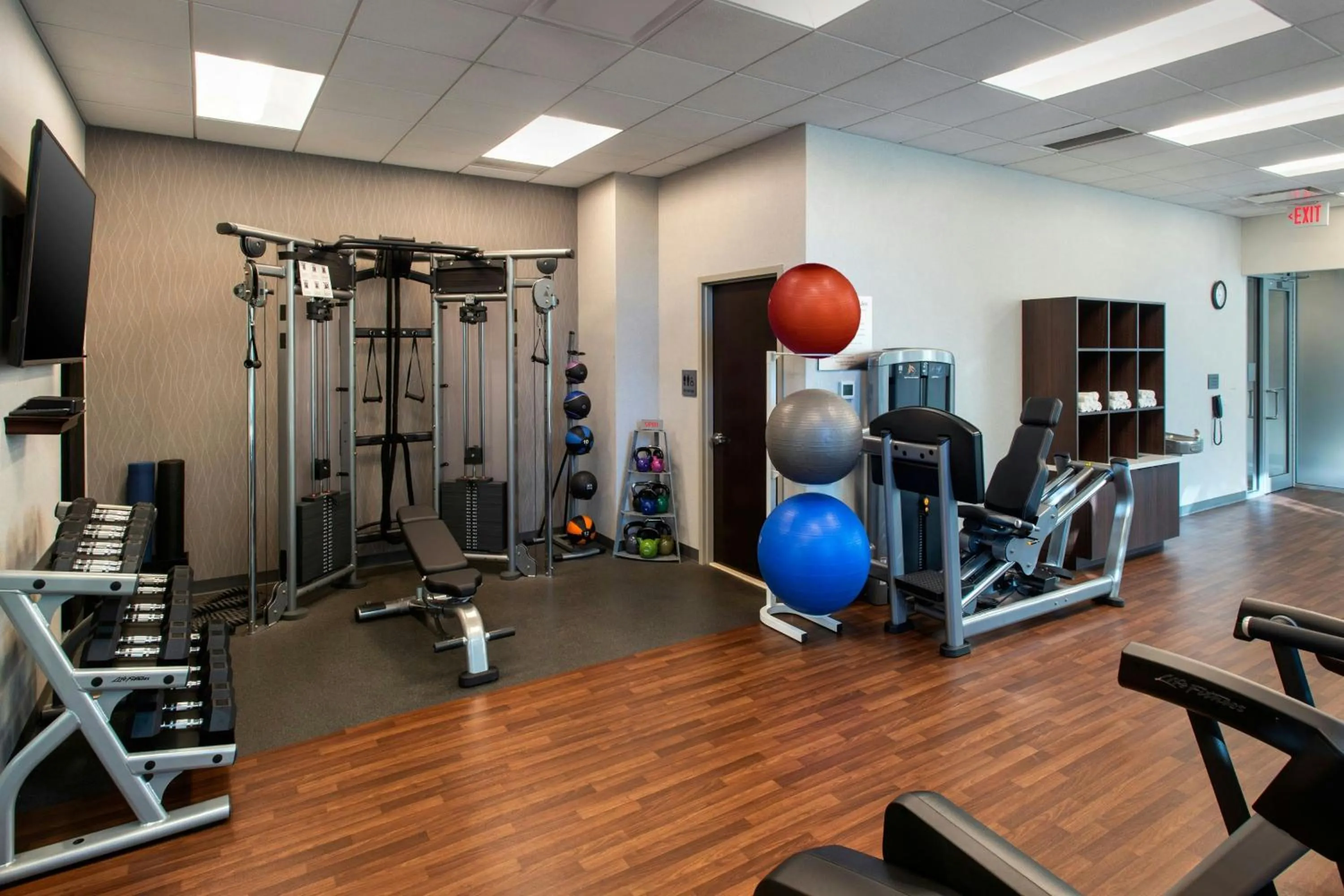 Fitness centre/facilities in Courtyard by Marriott Philadelphia South at The Navy Yard
