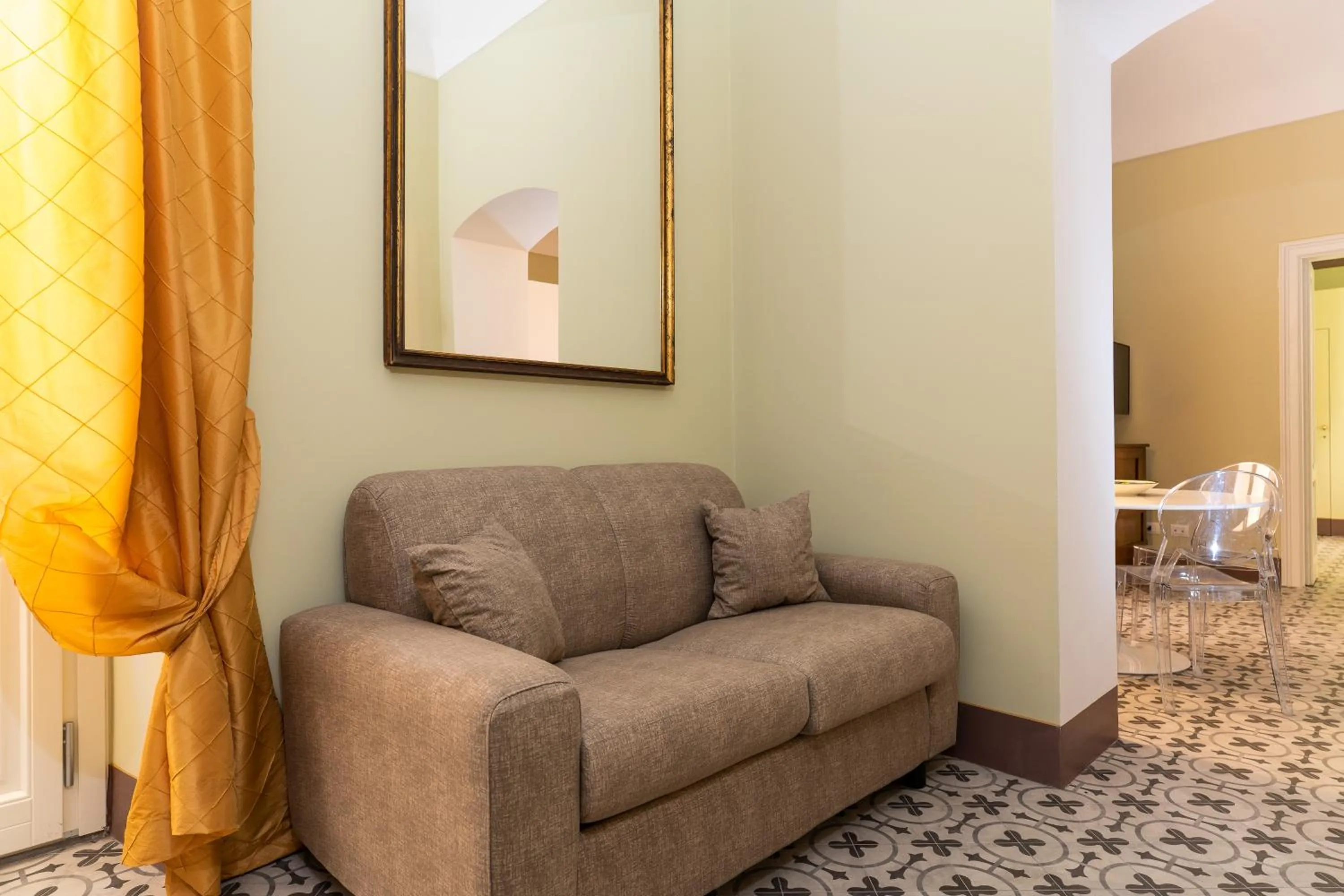 Seating area in Capo 10 Liberty Apartments