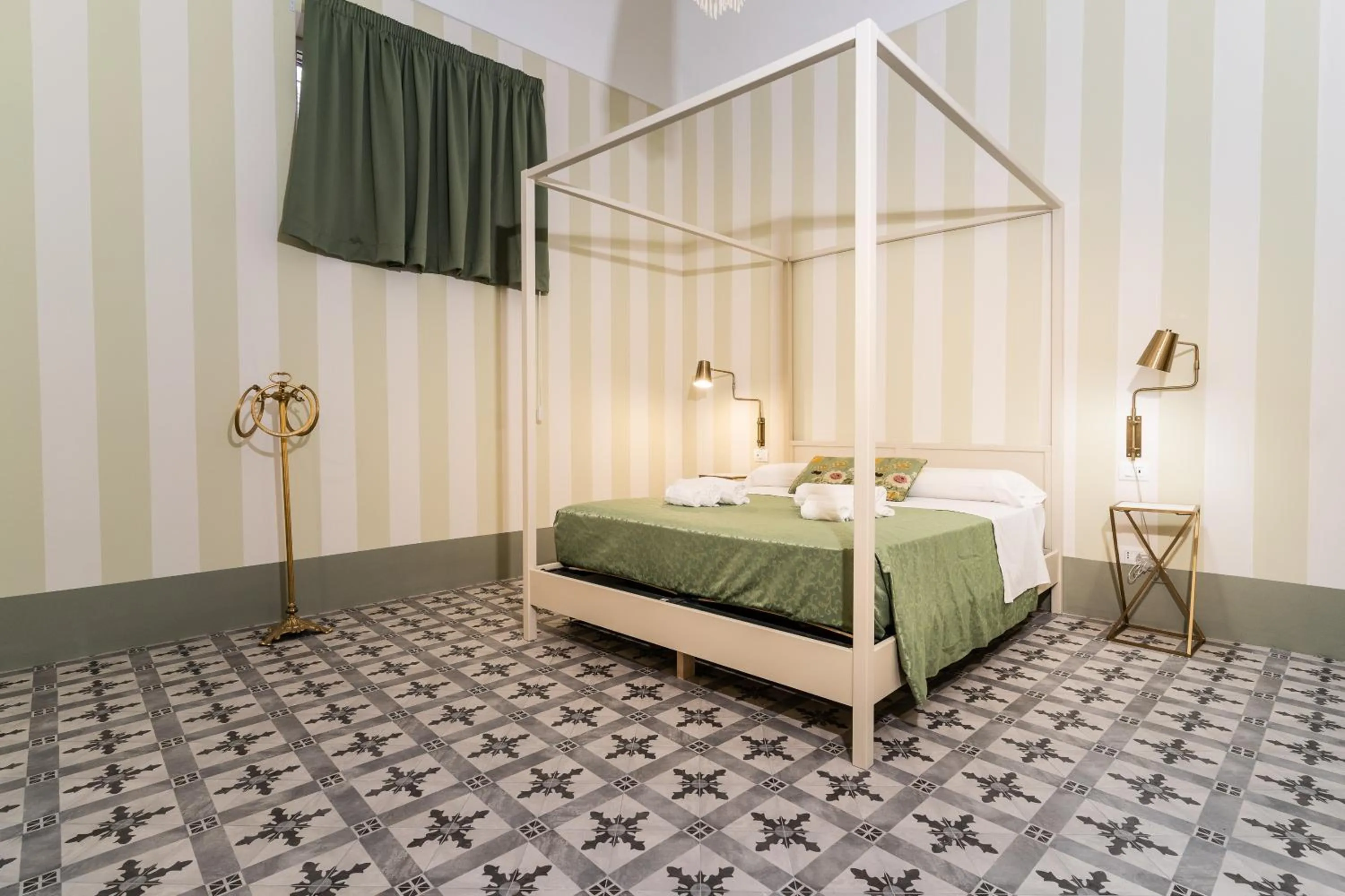 Photo of the whole room, Bed in Capo 10 Liberty Apartments