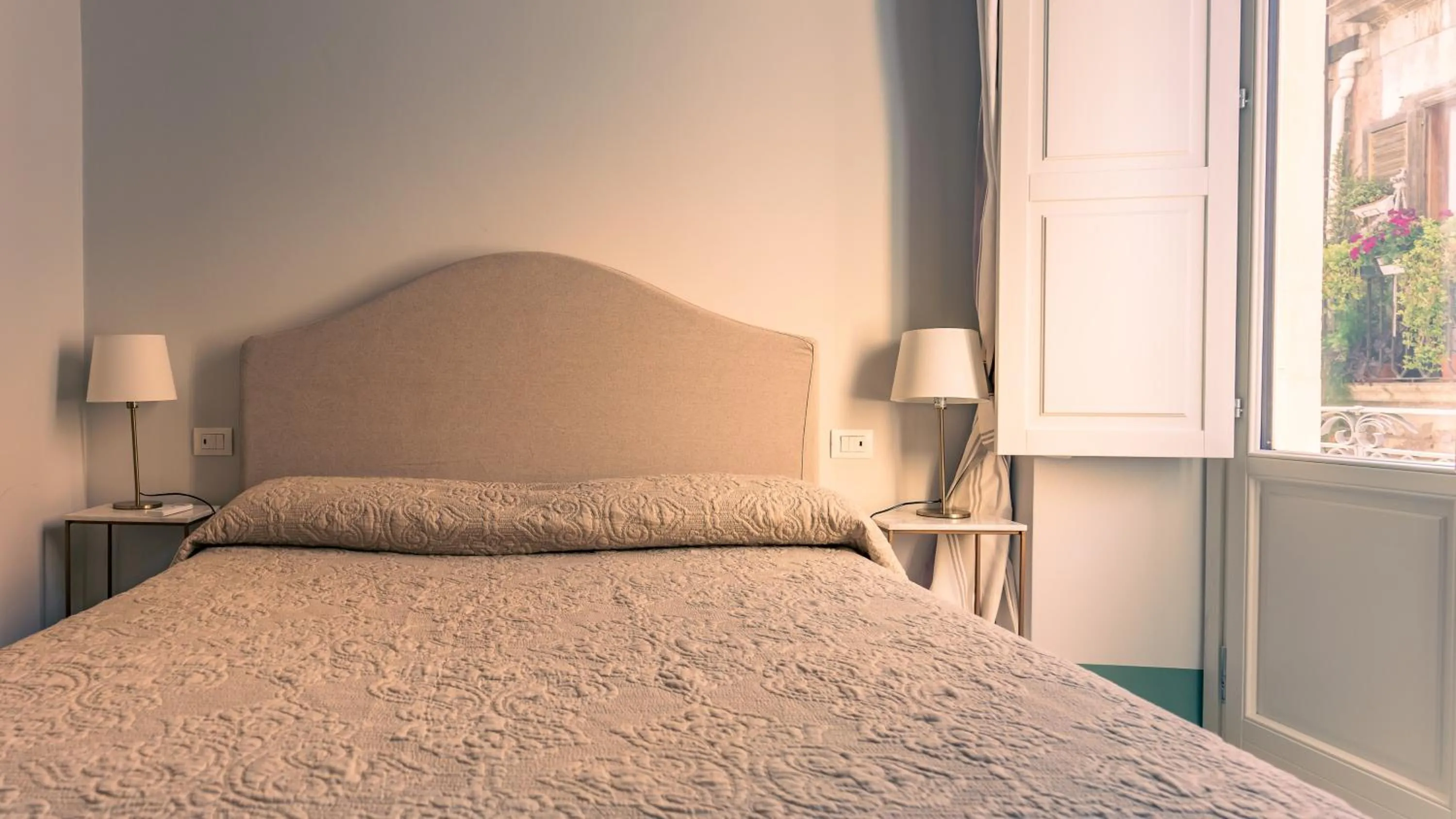 Photo of the whole room, Bed in Capo 10 Liberty Apartments