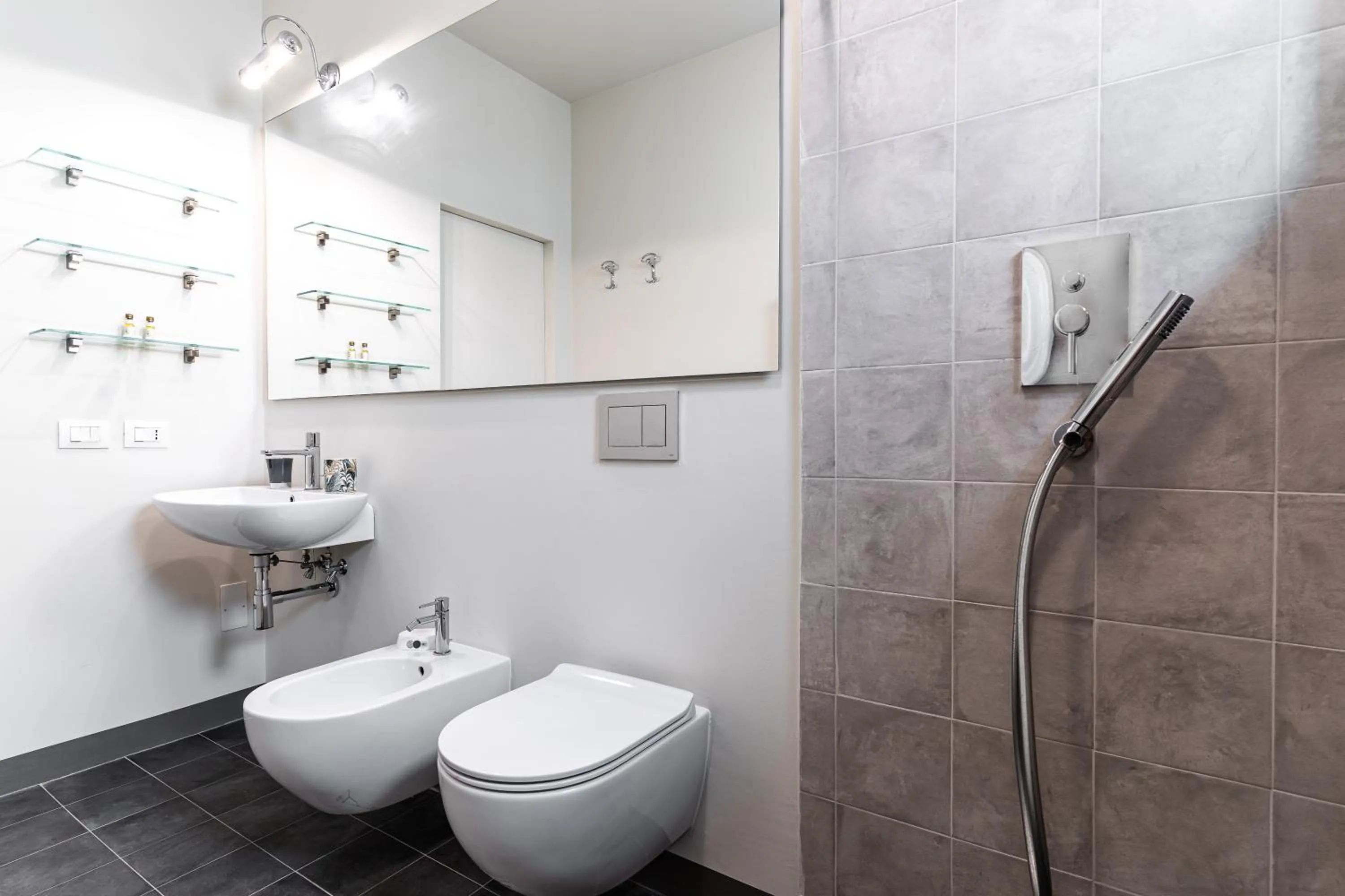 Bathroom in Capo 10 Liberty Apartments