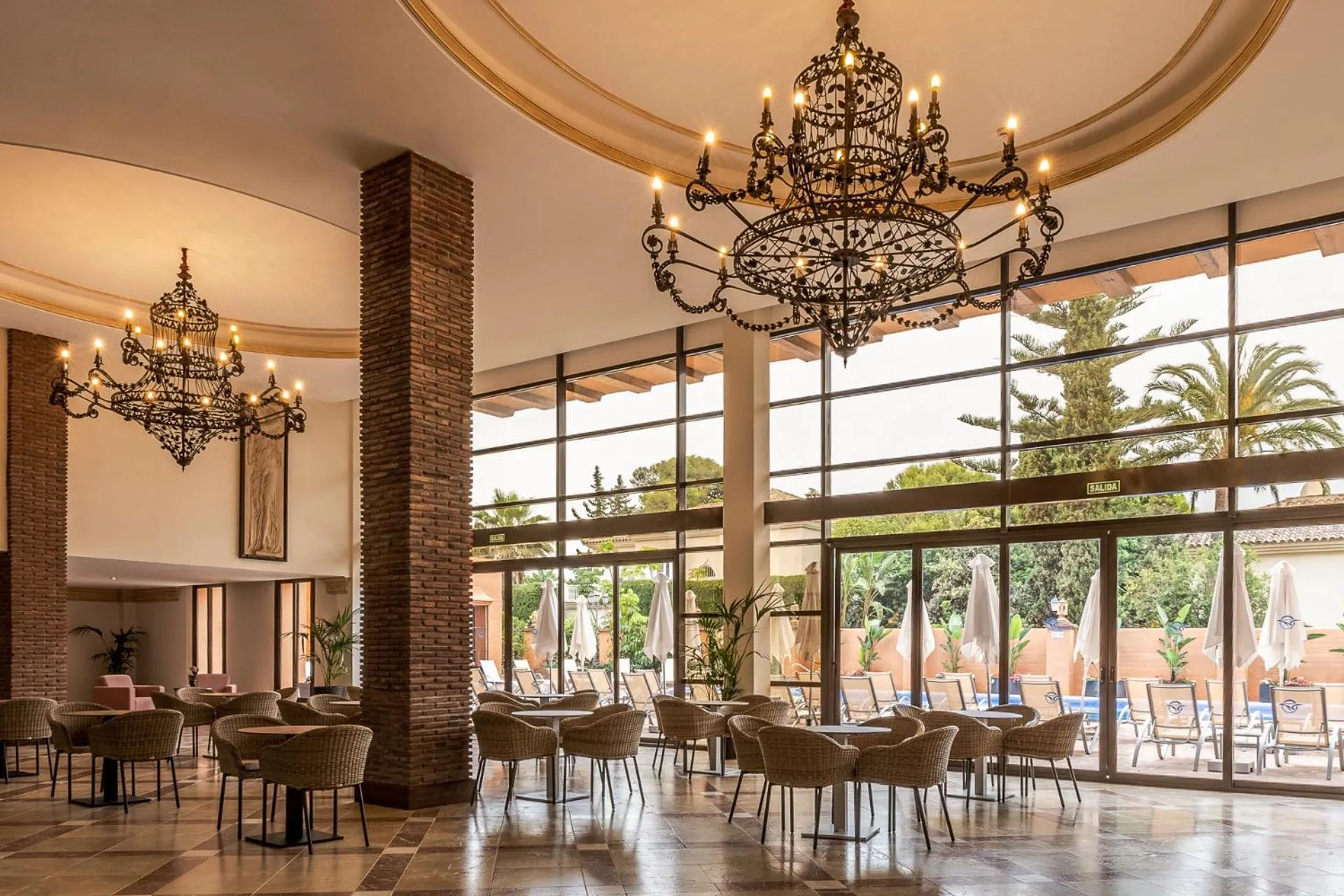 Lounge or bar in Globales Paraíso Beach