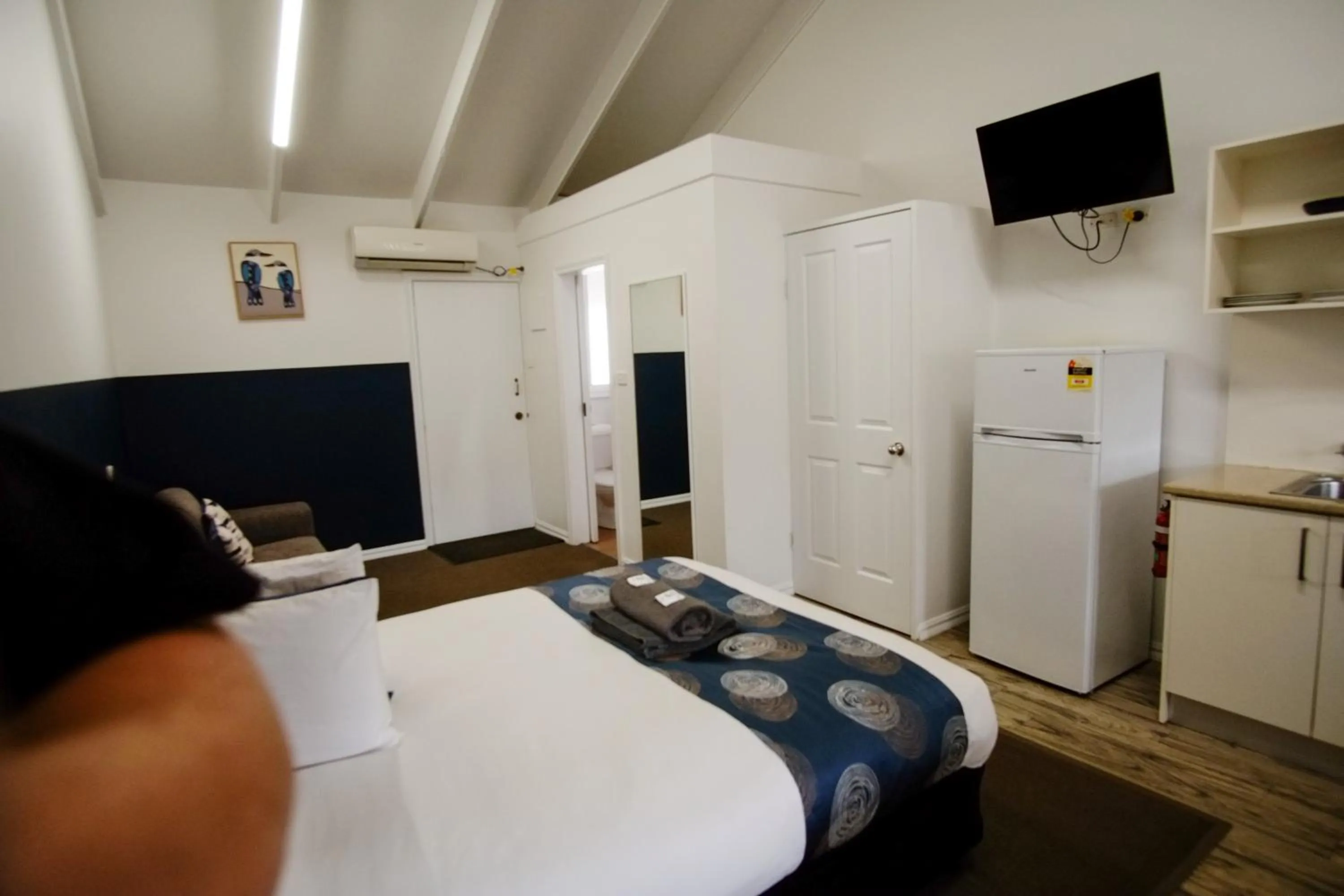 Bed in Canberra Ave Villas