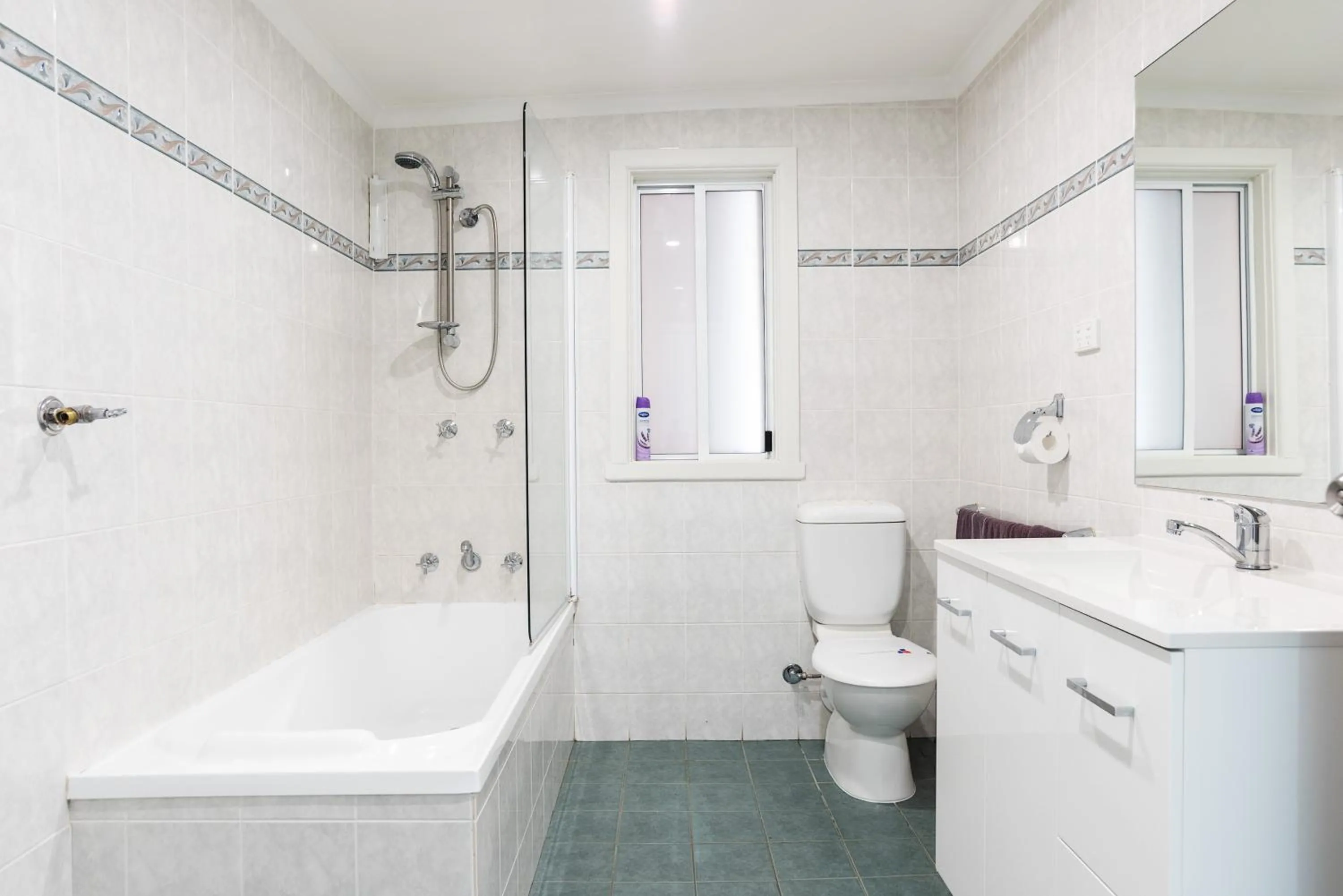 Bathroom in Canberra Ave Villas