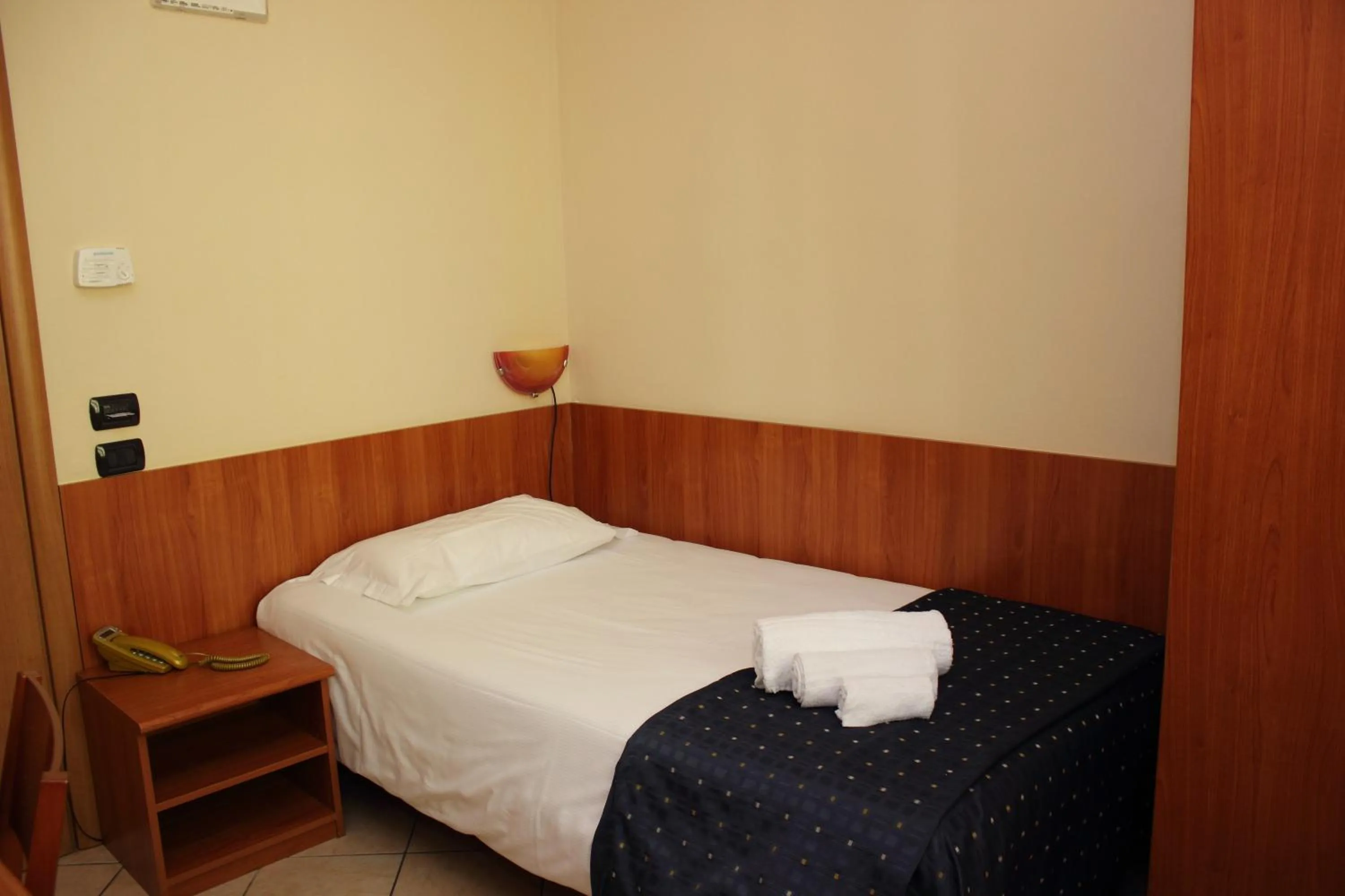 Bedroom, Bed in Albergo Hotel Giardino