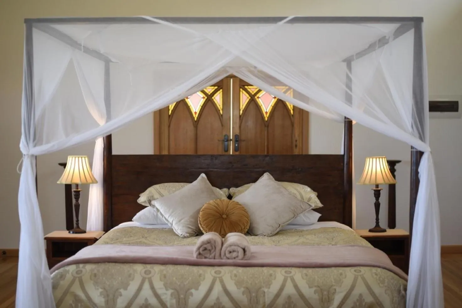 Photo of the whole room, Bed in Seacroft Estate