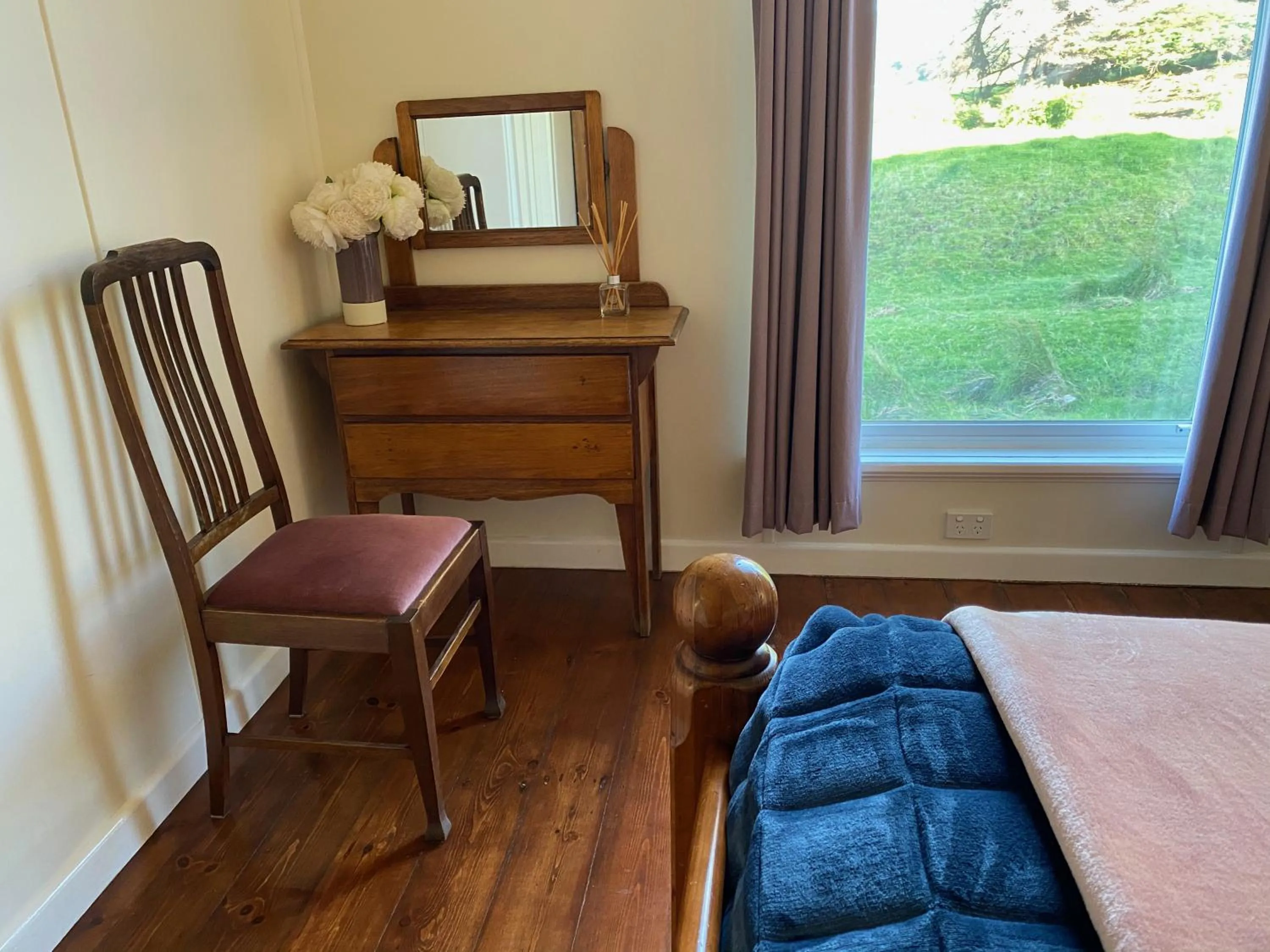 Bed in Seacroft Estate