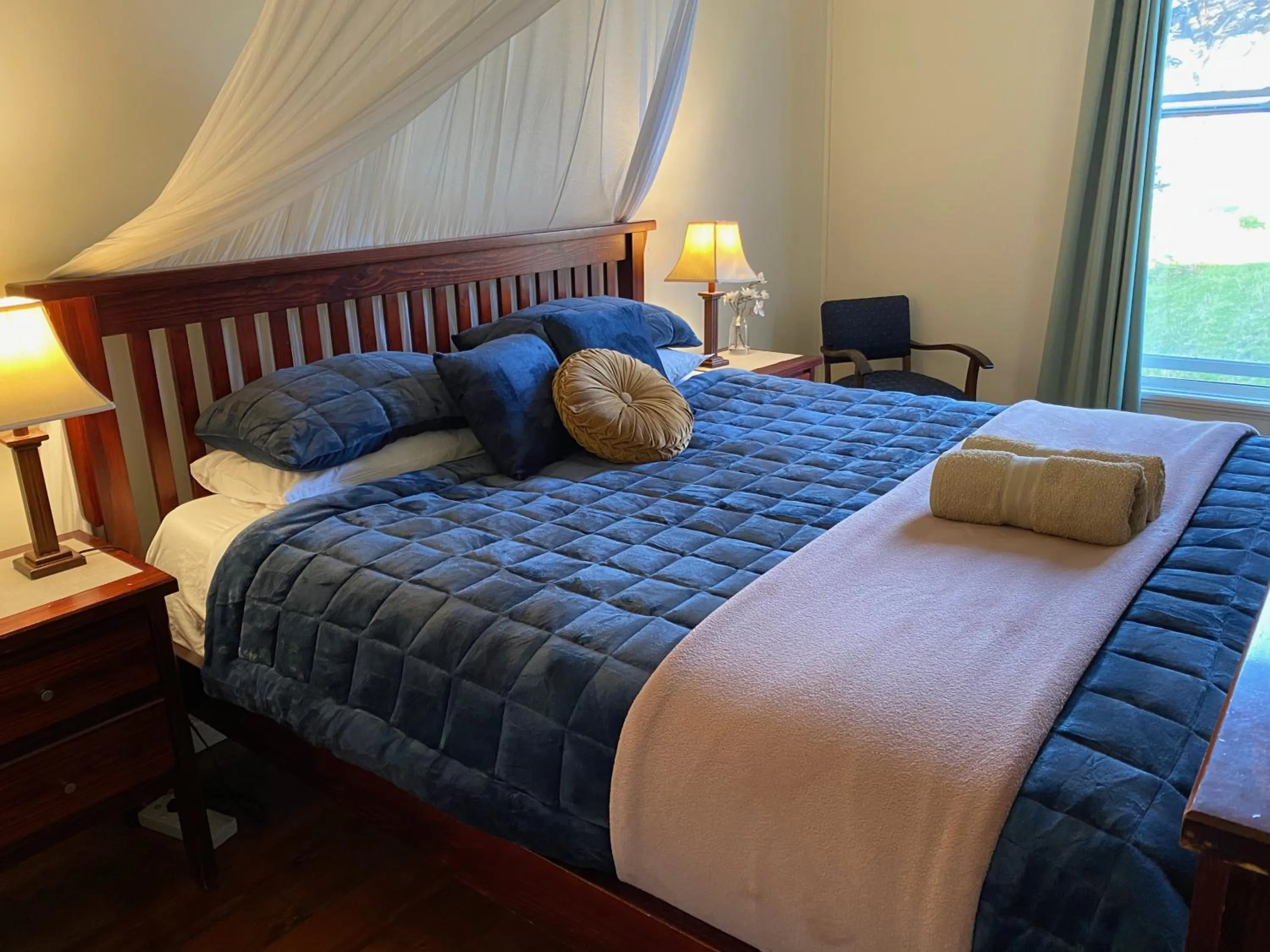 Bed in Seacroft Estate