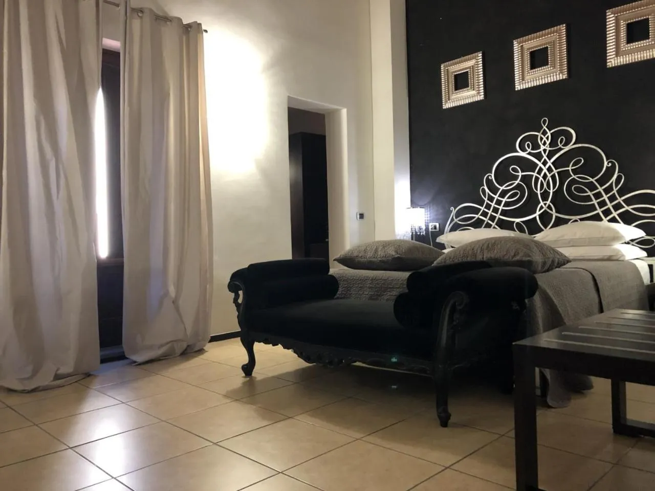 Bed in Cassisi Hotel