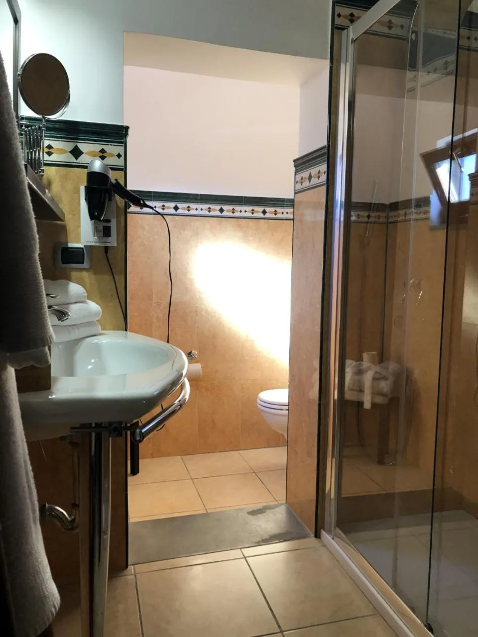 Shower in Cassisi Hotel