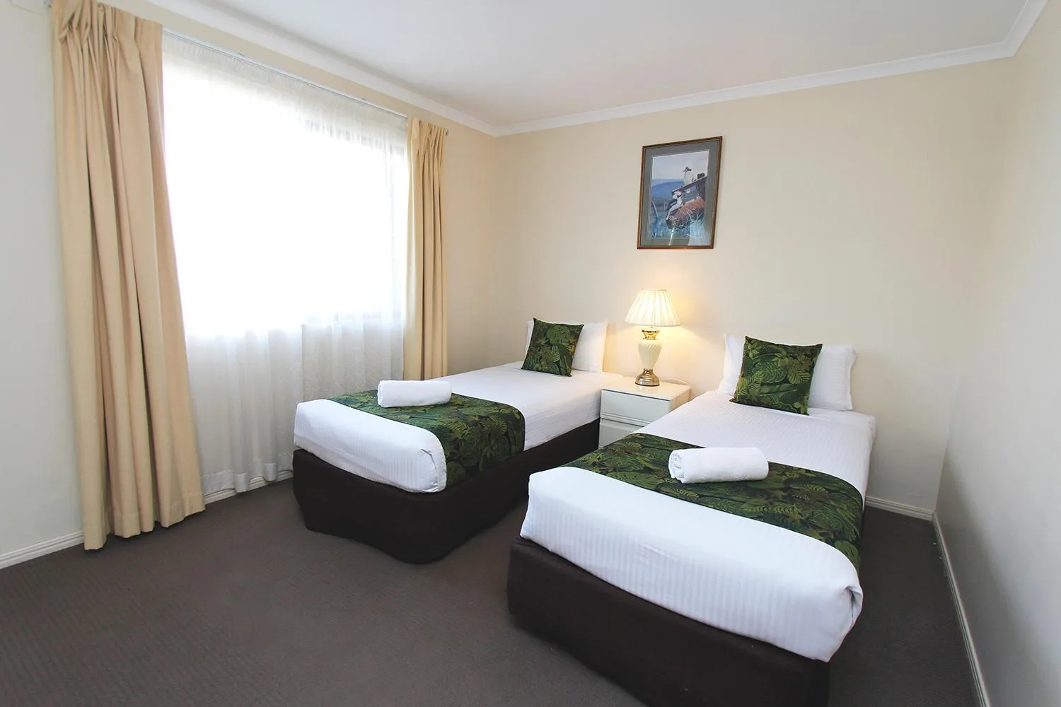 Bedroom, Bed in The Palms Motel