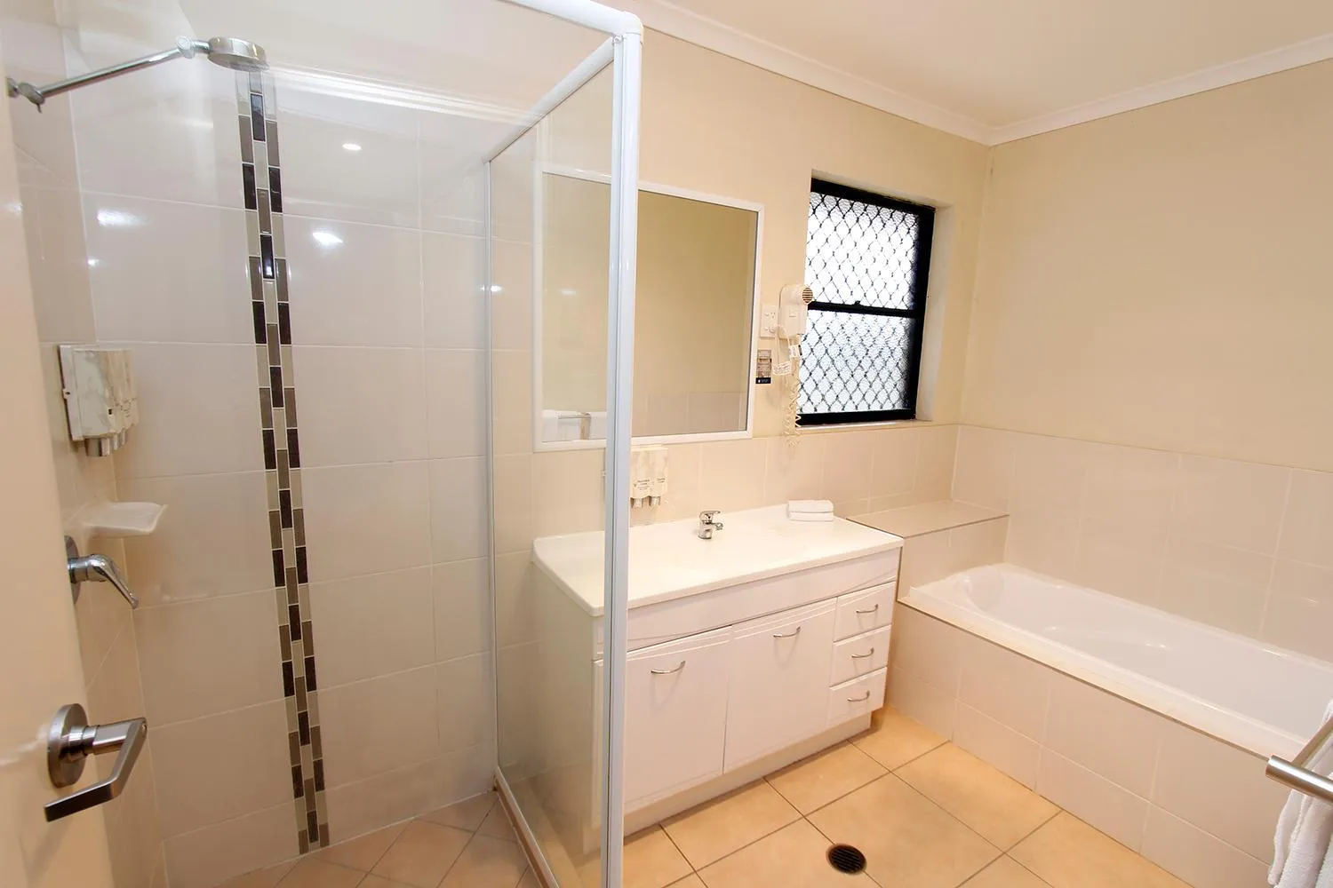 Bathroom in The Palms Motel