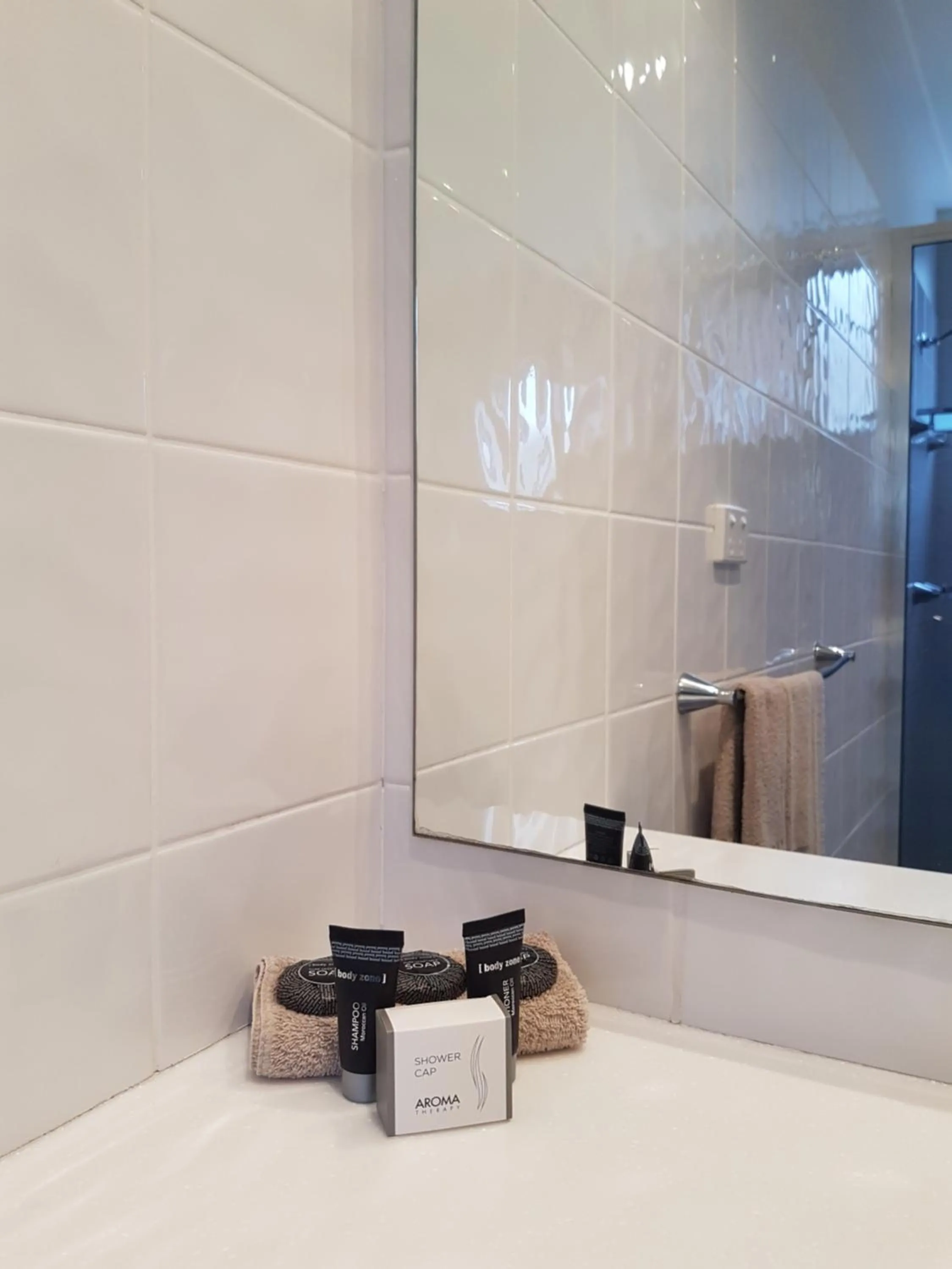 Bathroom in Centralpoint Motel