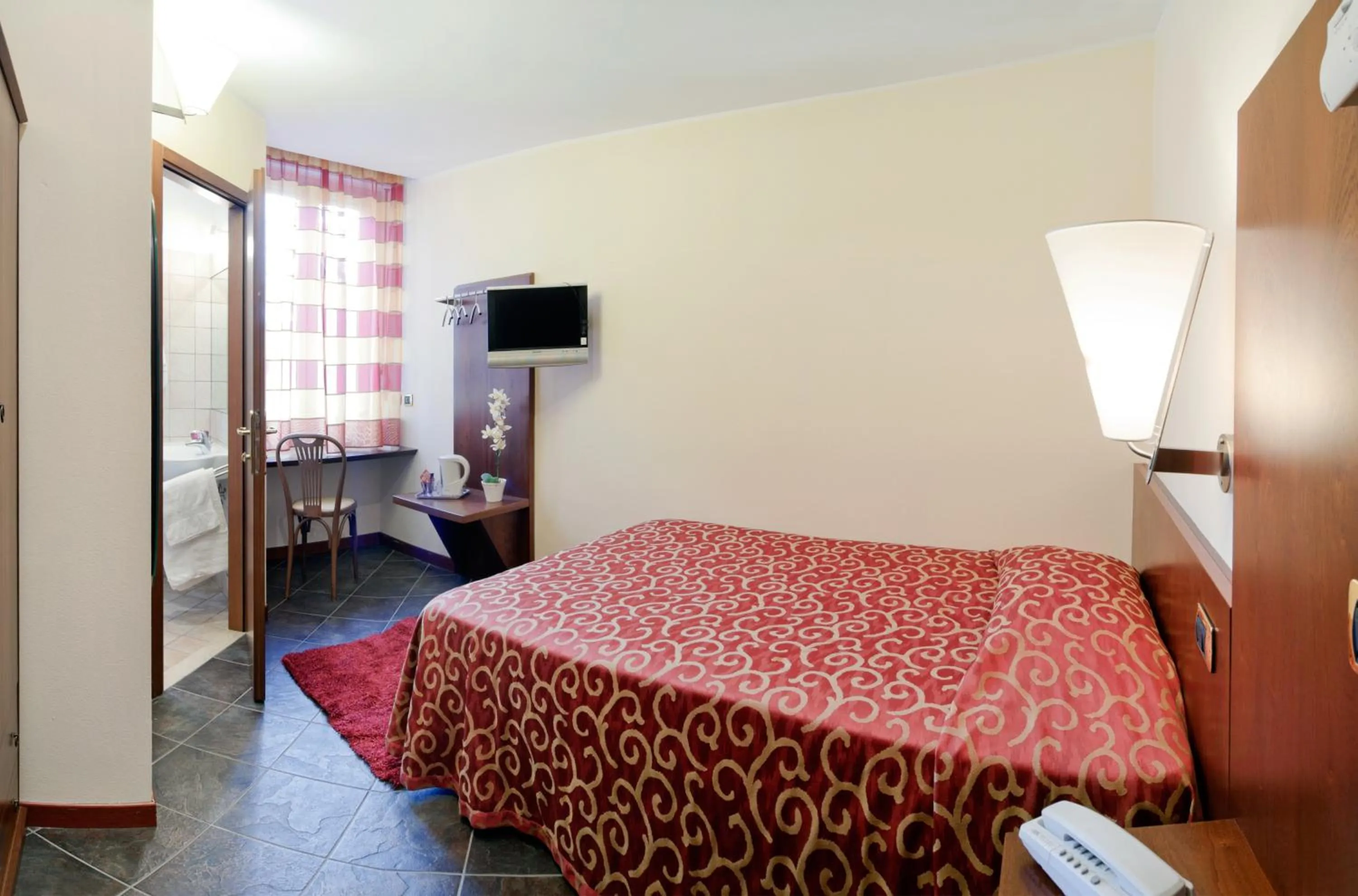 Photo of the whole room, Bed in Antico Albergo Madonna