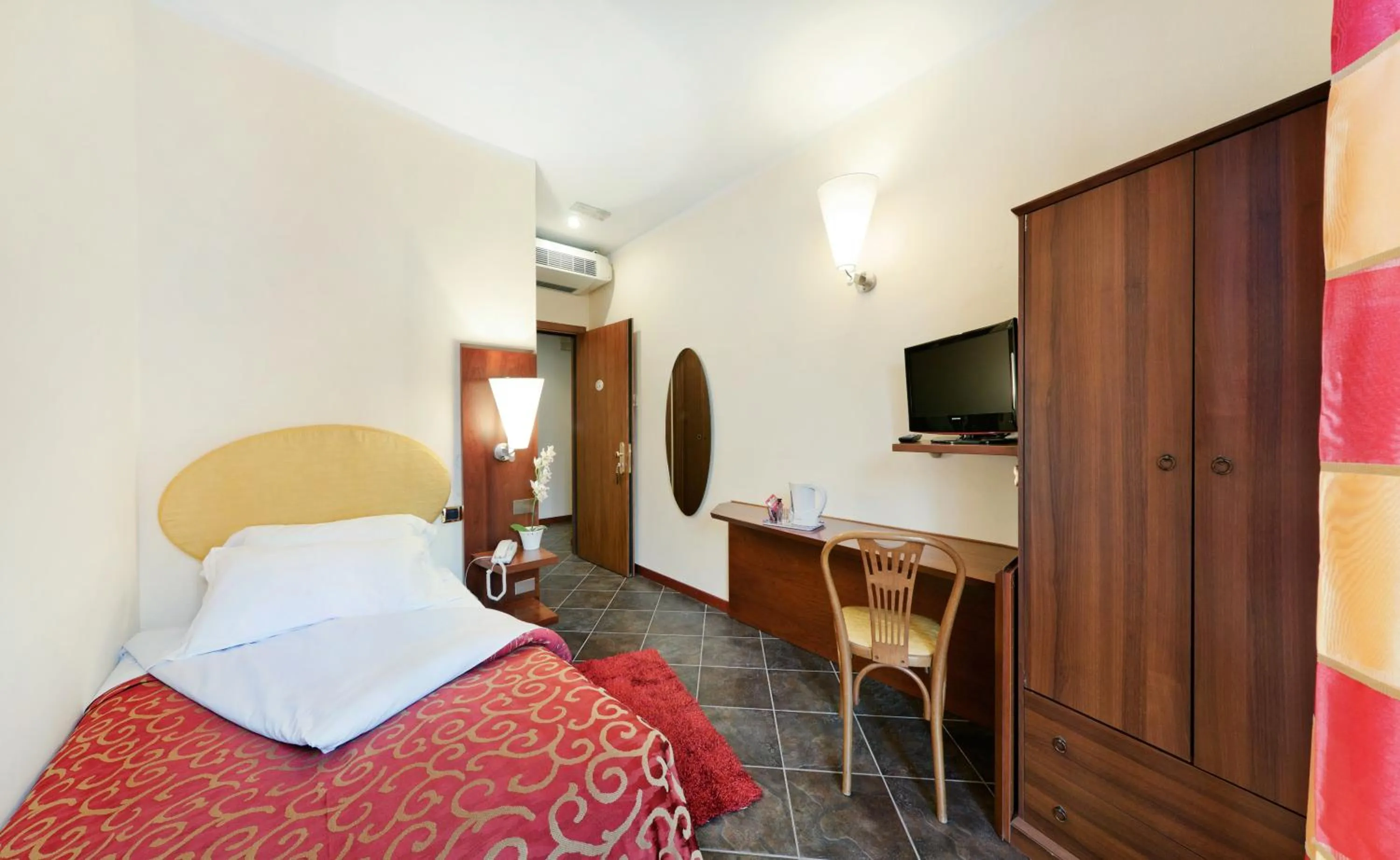 Photo of the whole room, Bed in Antico Albergo Madonna