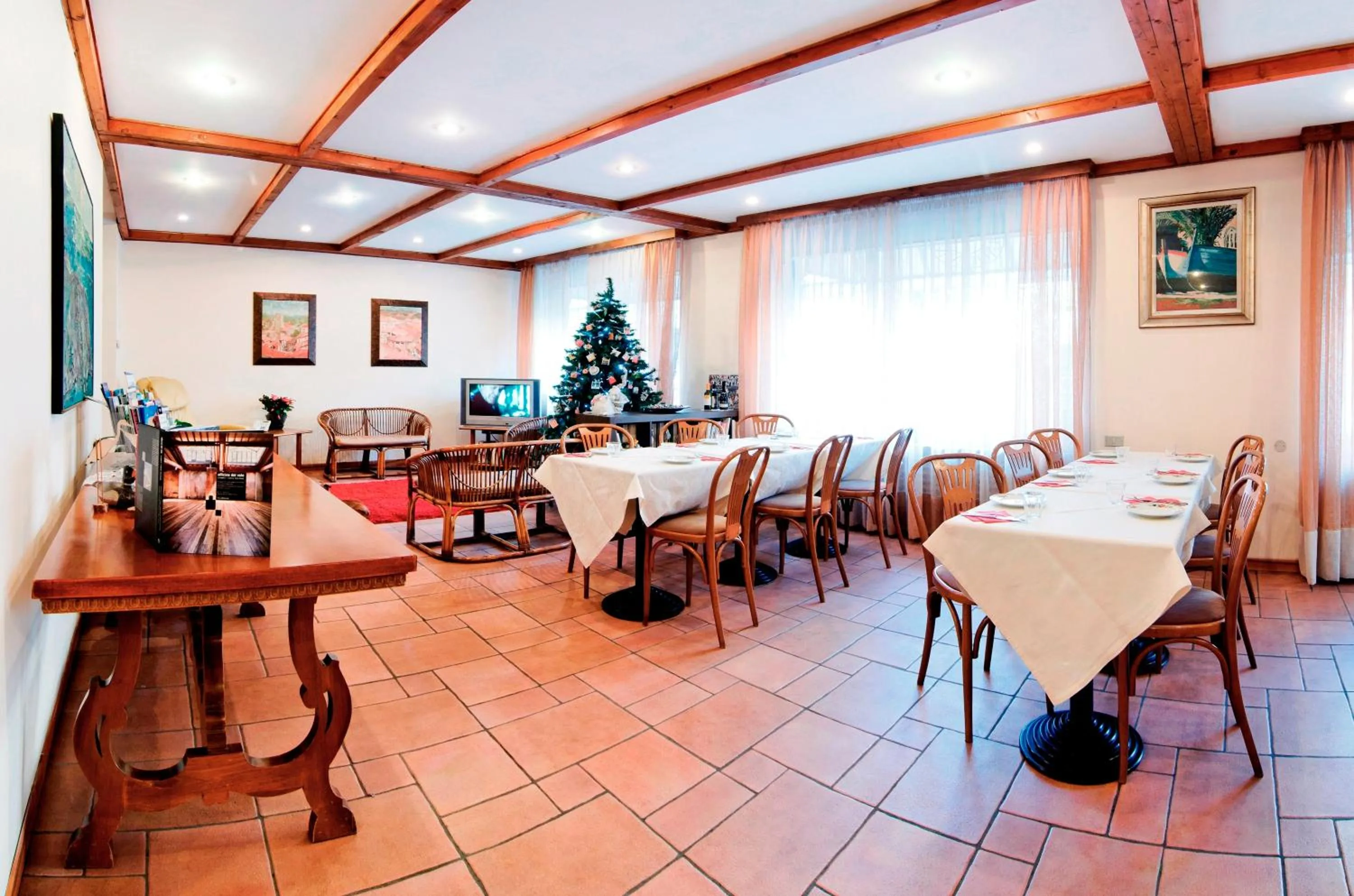Restaurant/places to eat in Antico Albergo Madonna