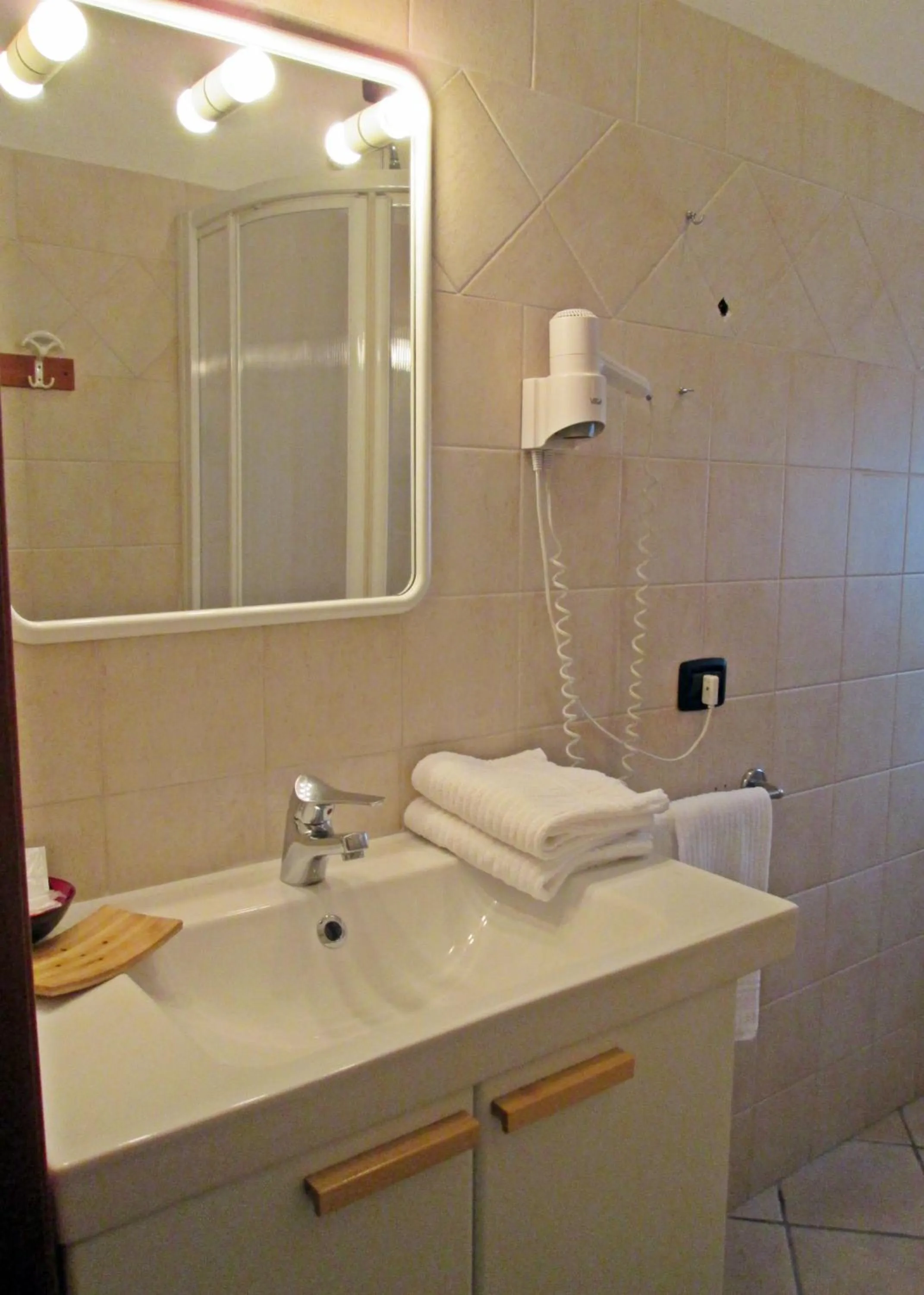 Bathroom in Antico Albergo Madonna