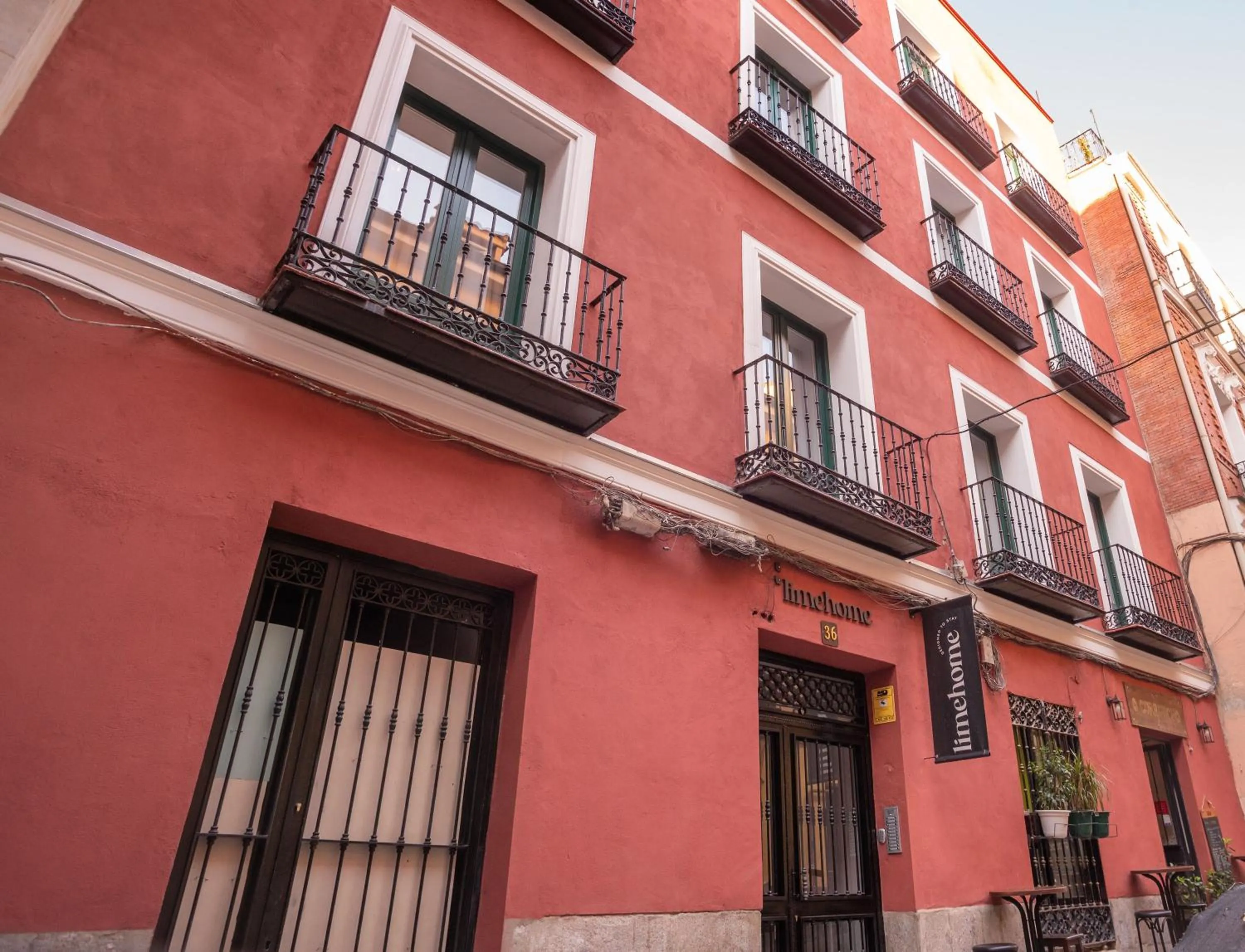 Property building in Limehome Madrid Calle de Fomento - estancia temporal