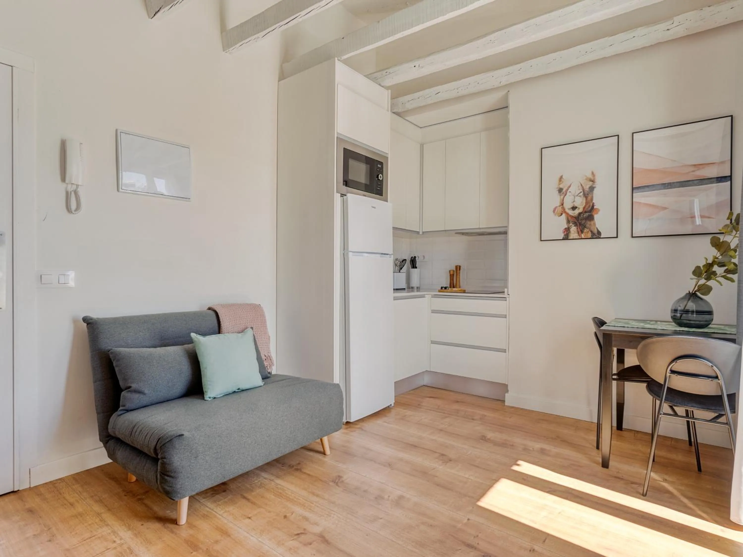 Kitchen or kitchenette in Limehome Madrid Calle de Fomento - estancia temporal