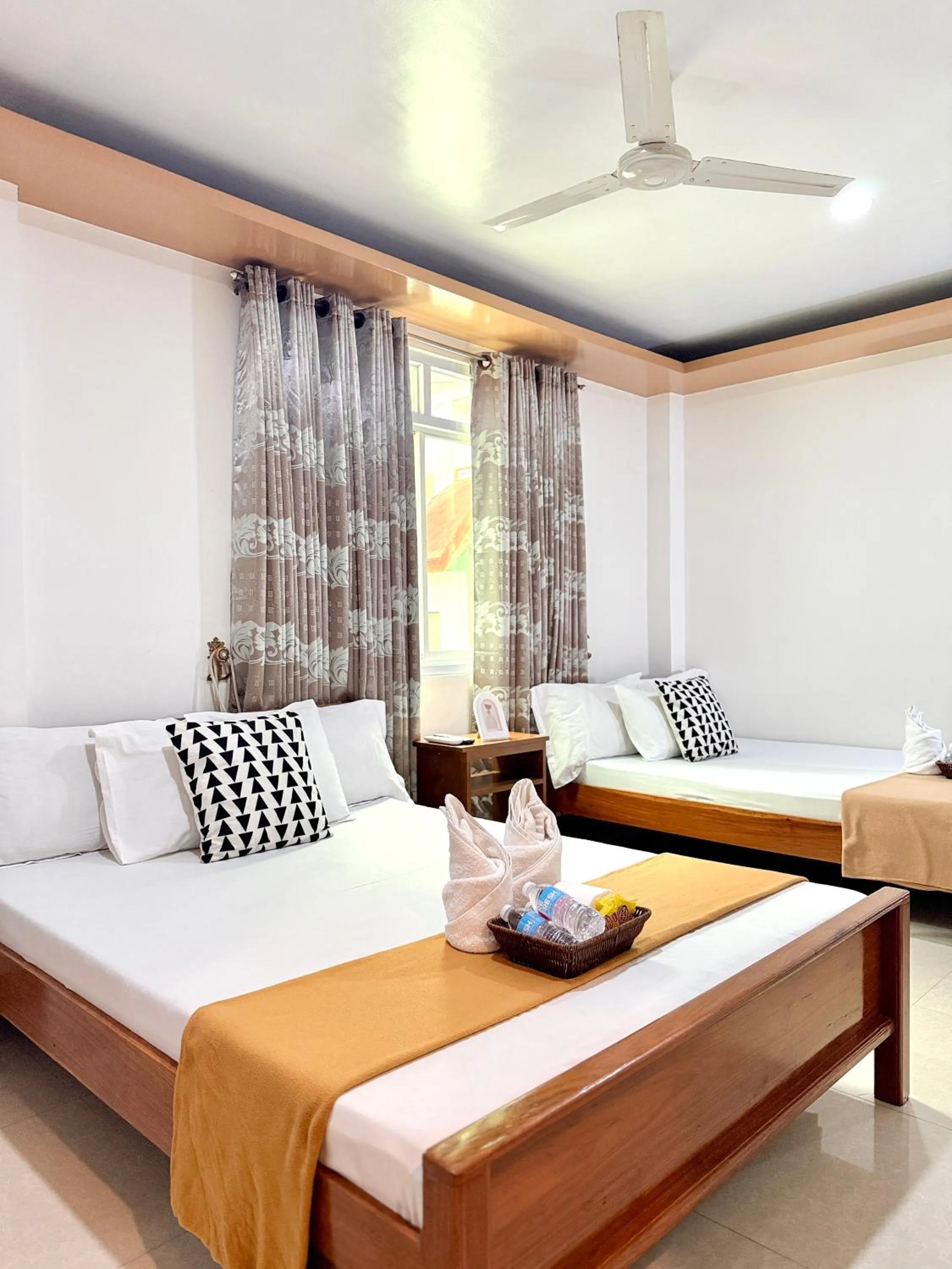 Bed in Buena's Haven Travelodge