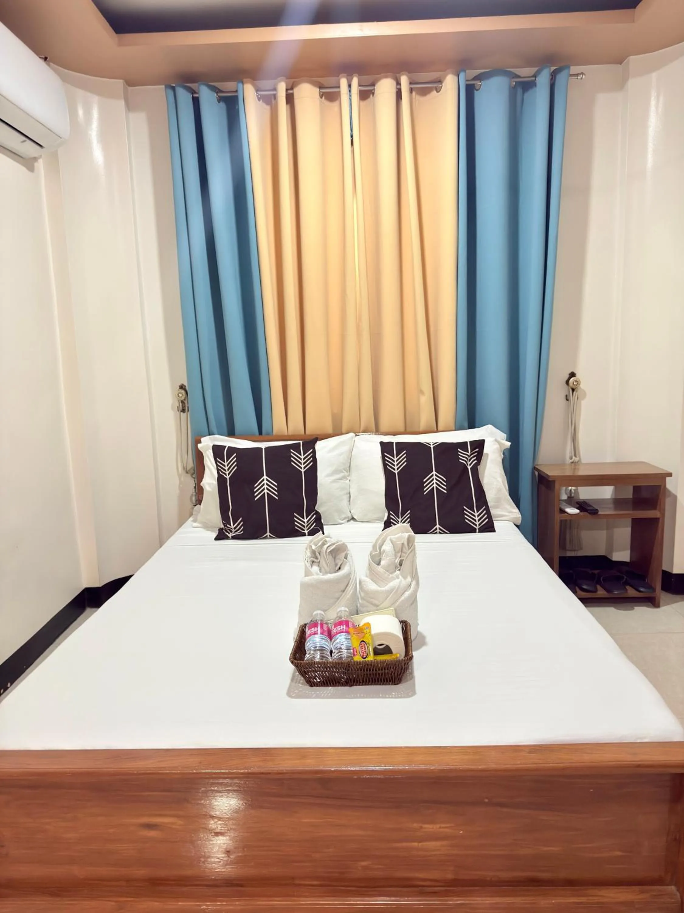 Bed in Buena's Haven Travelodge