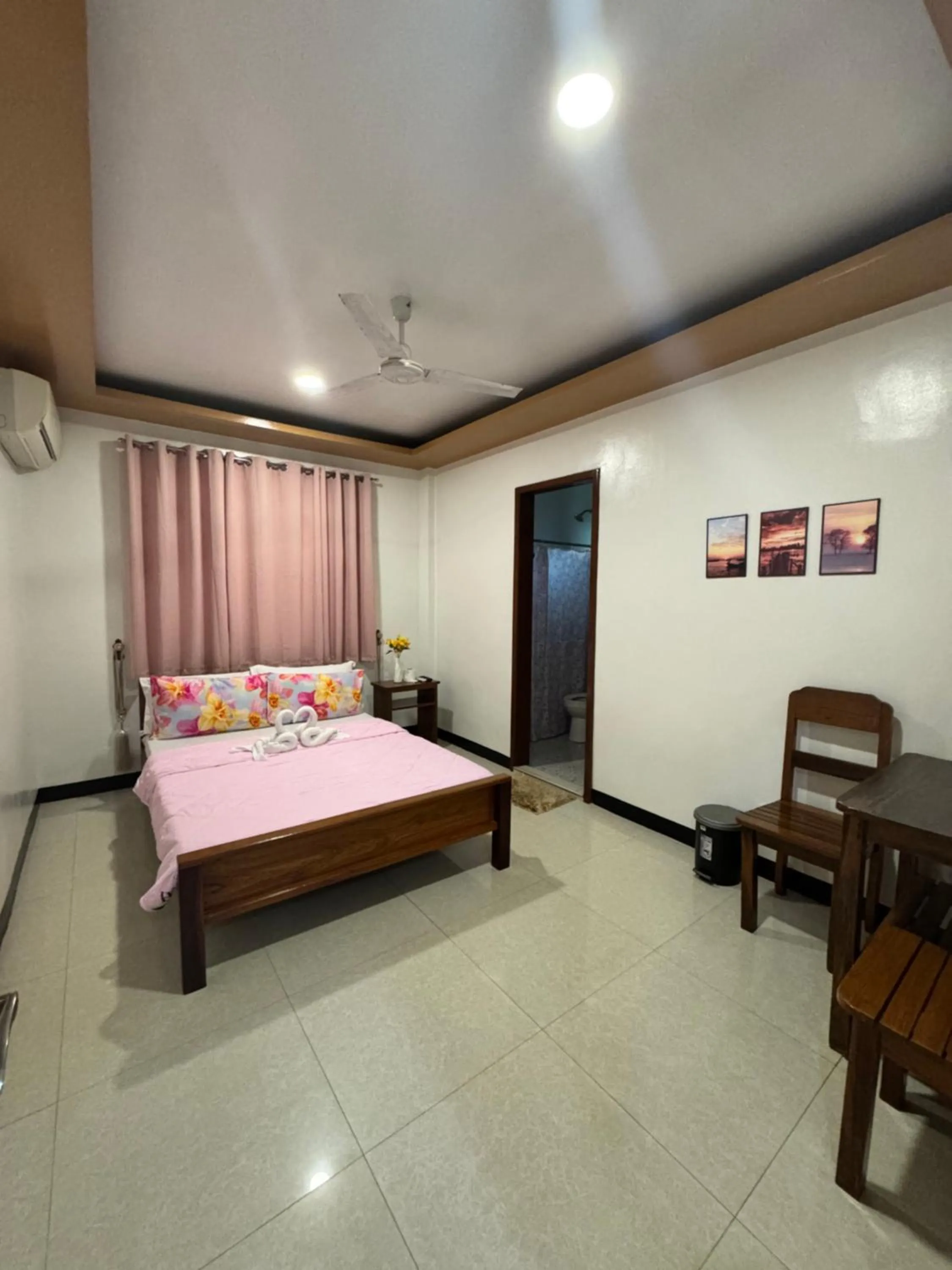 Bed in Buena's Haven Travelodge