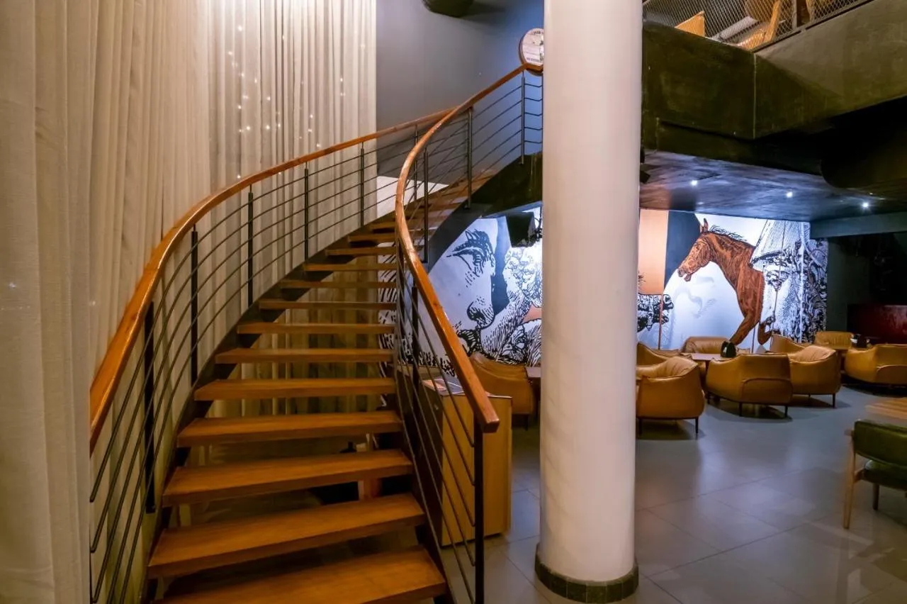 Restaurant/places to eat in Samasth Palatial