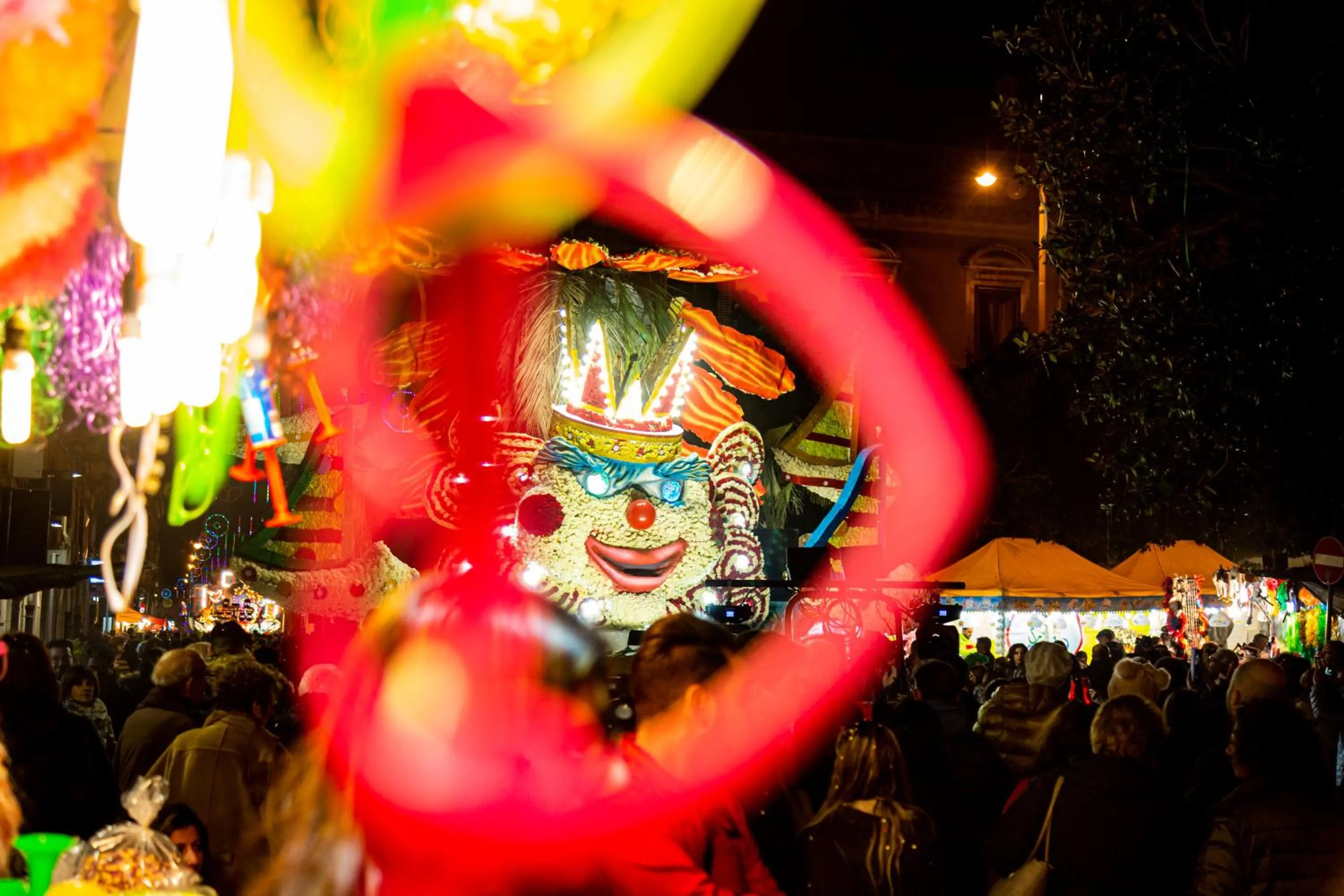 Evening entertainment in Grande Albergo Maugeri
