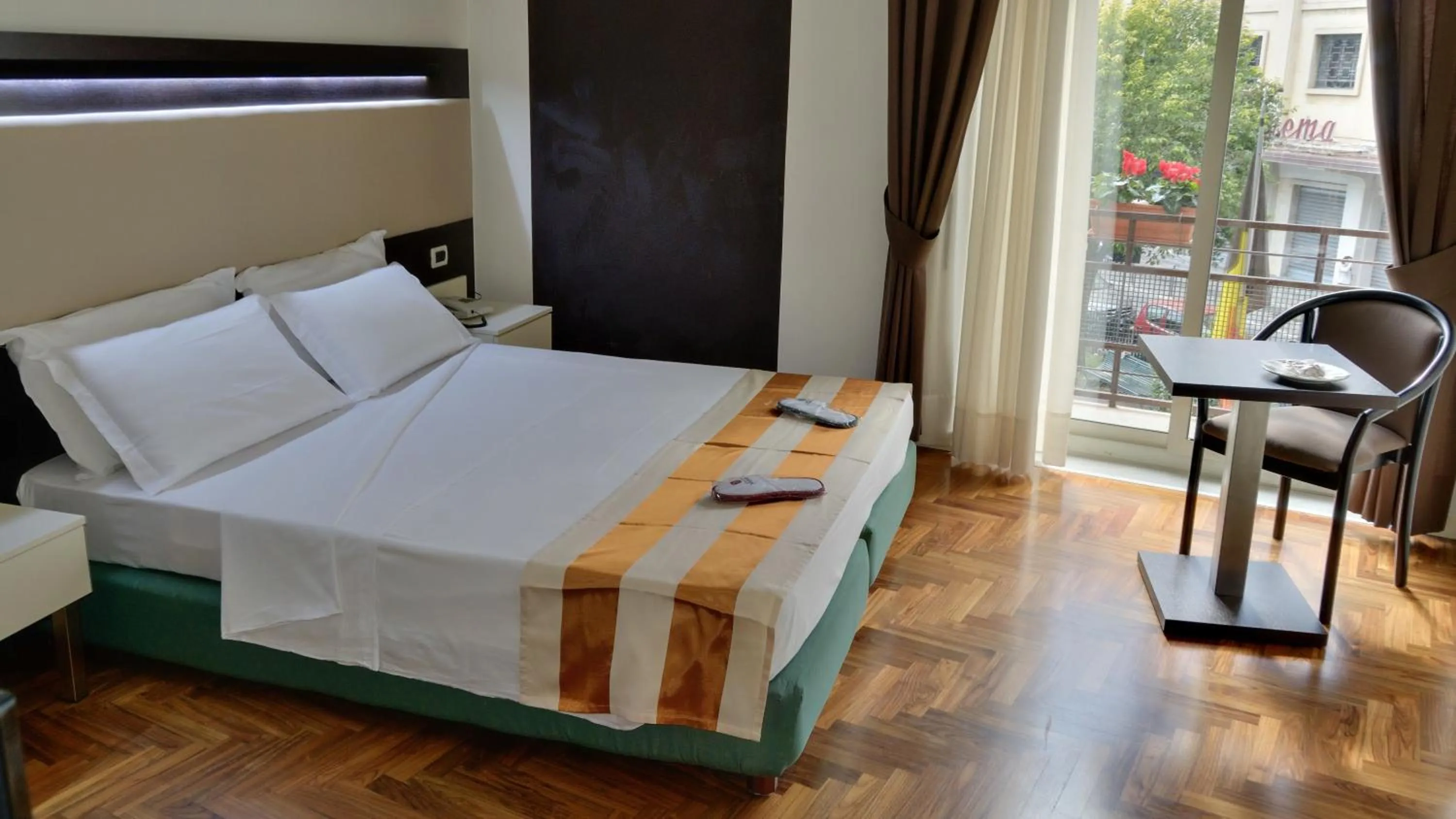 Bed in Grande Albergo Maugeri