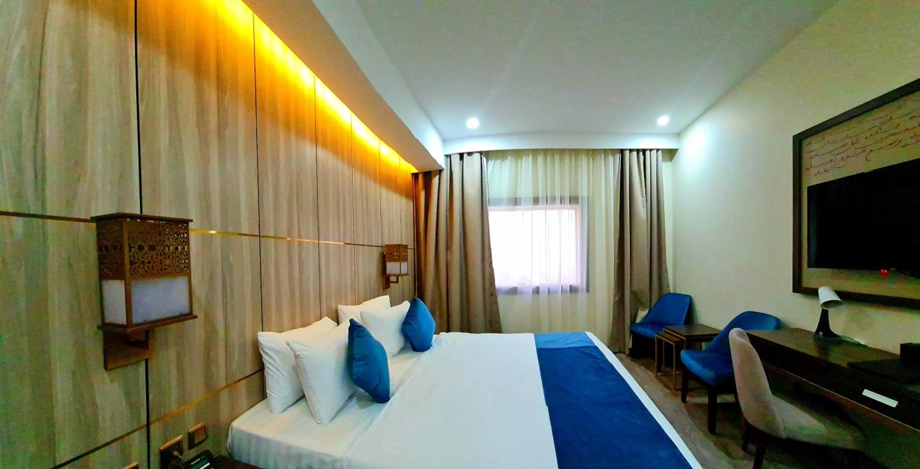 Photo of the whole room, Bed in Al Ebaa Hotel