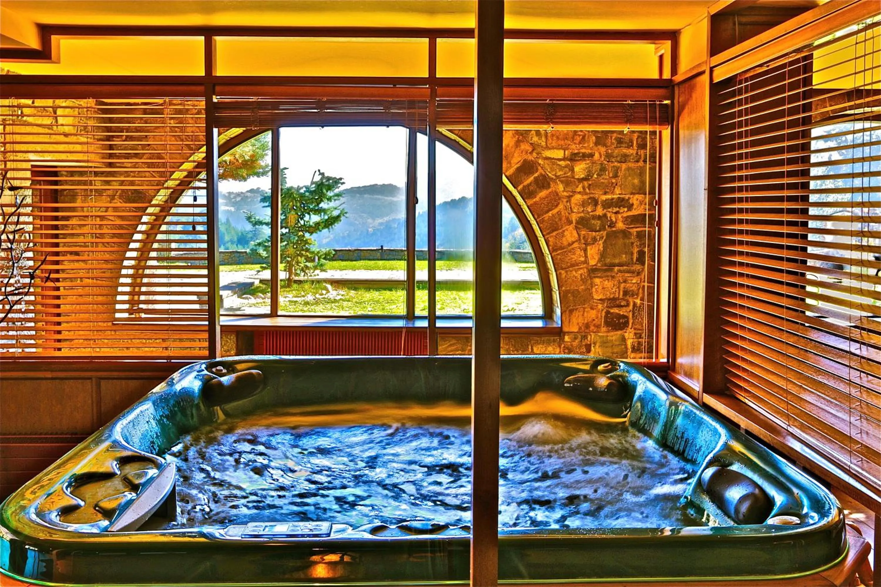 Hot Tub in Valia Nostra Escape Hotel