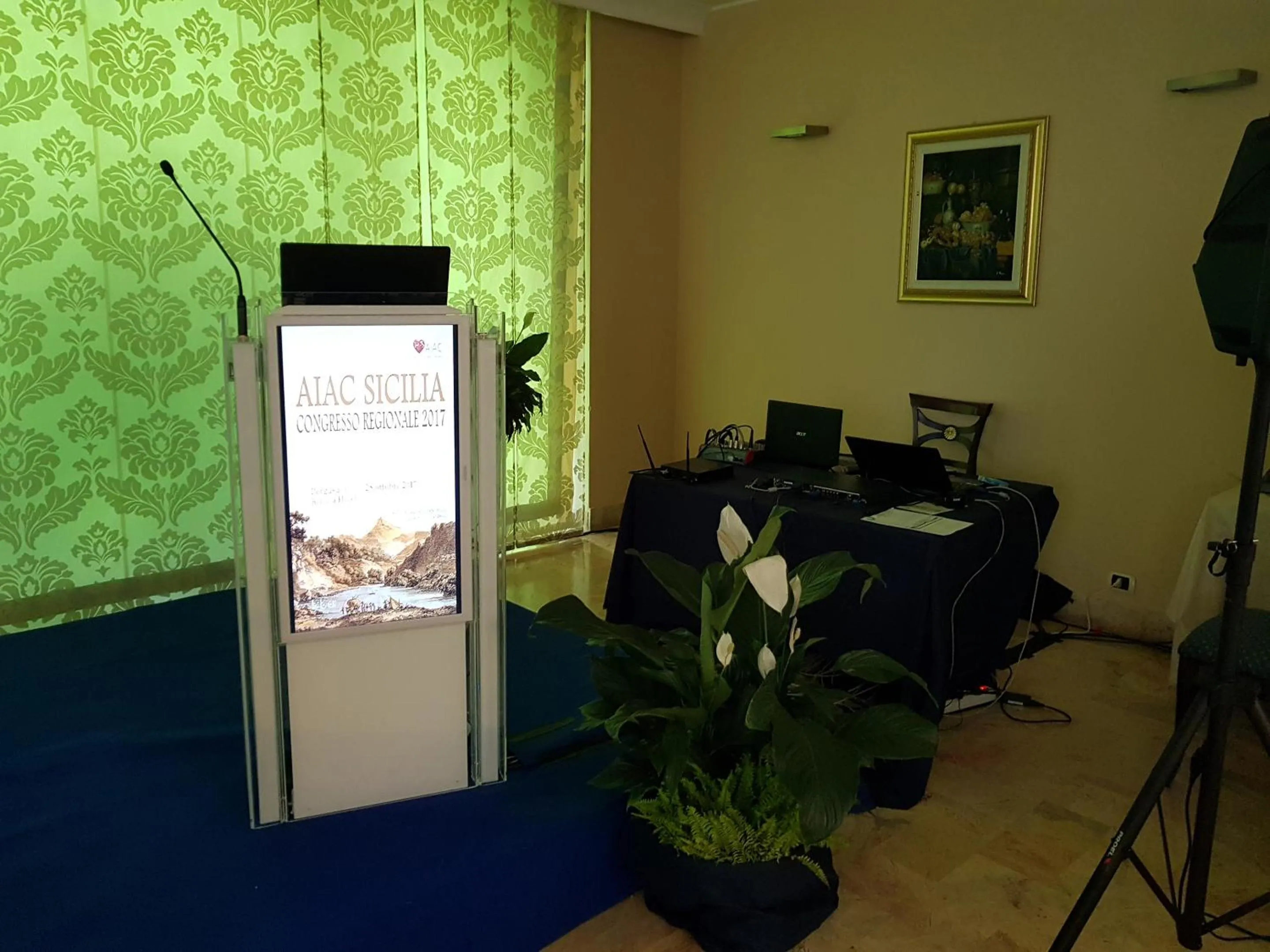 Restaurant/places to eat in Riviera Hotel