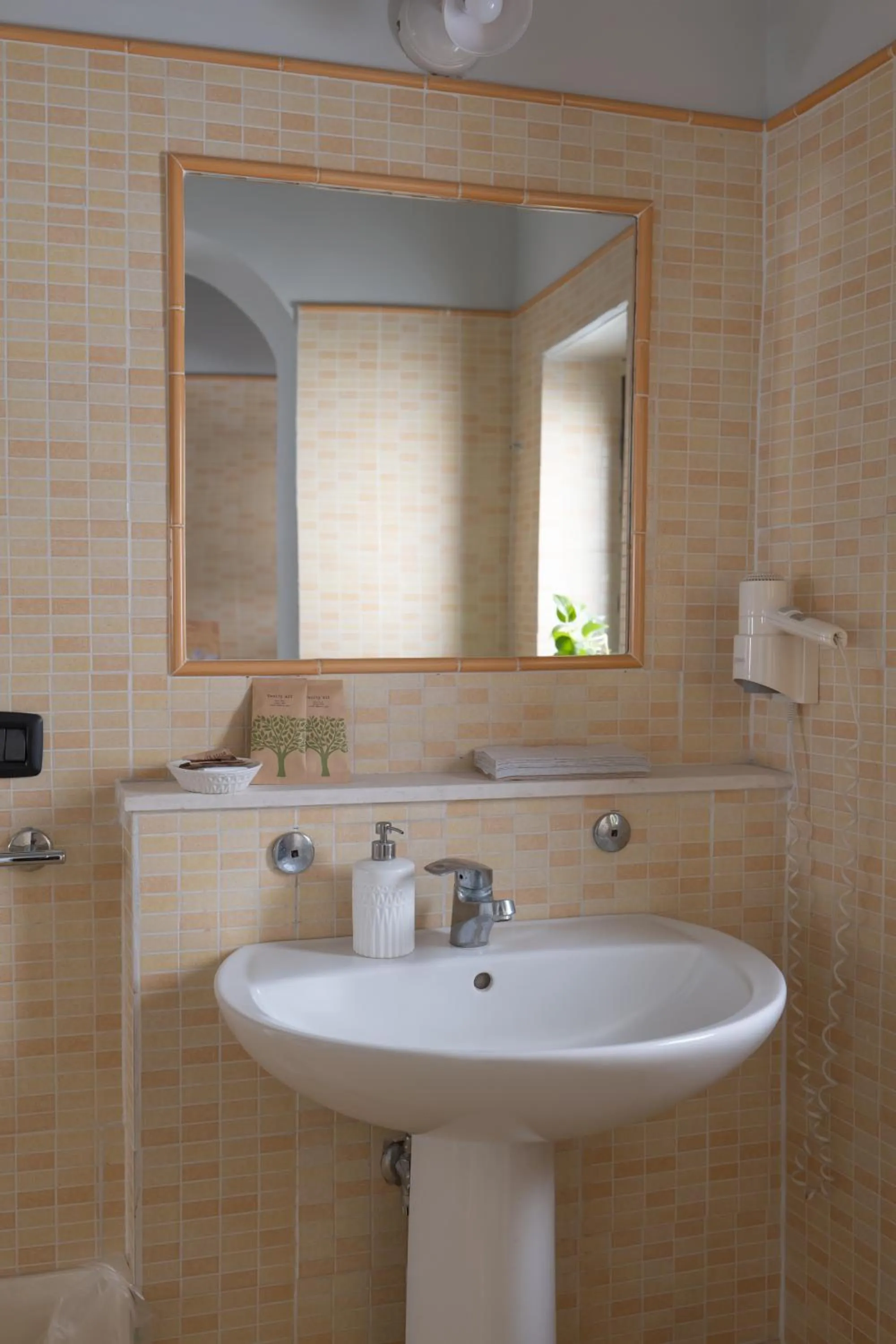 Bathroom in Ostello degli Elefanti