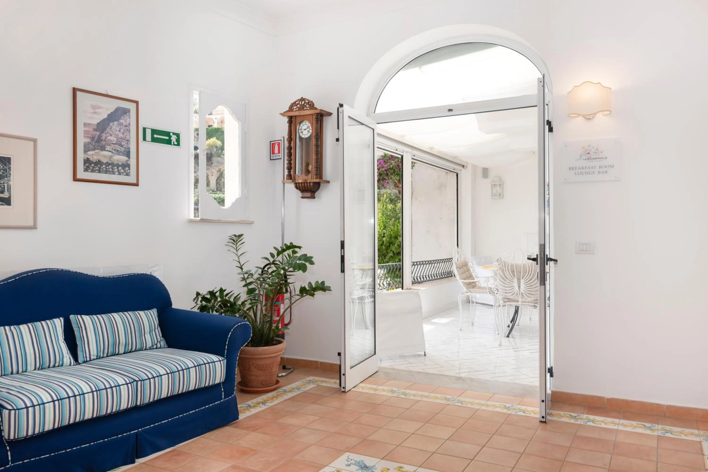 Lobby or reception in Hotel Bougainville