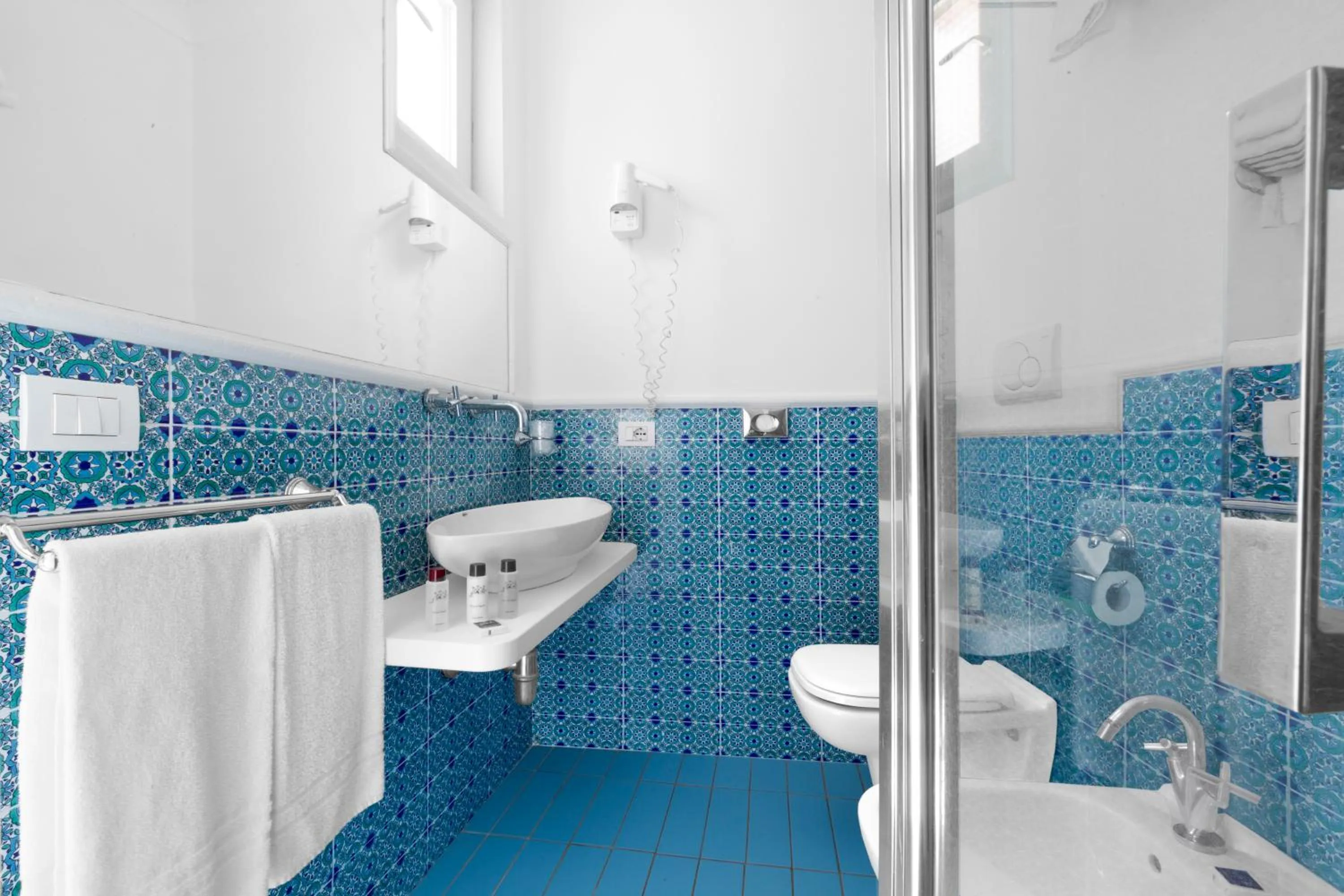 Bathroom in Hotel Bougainville