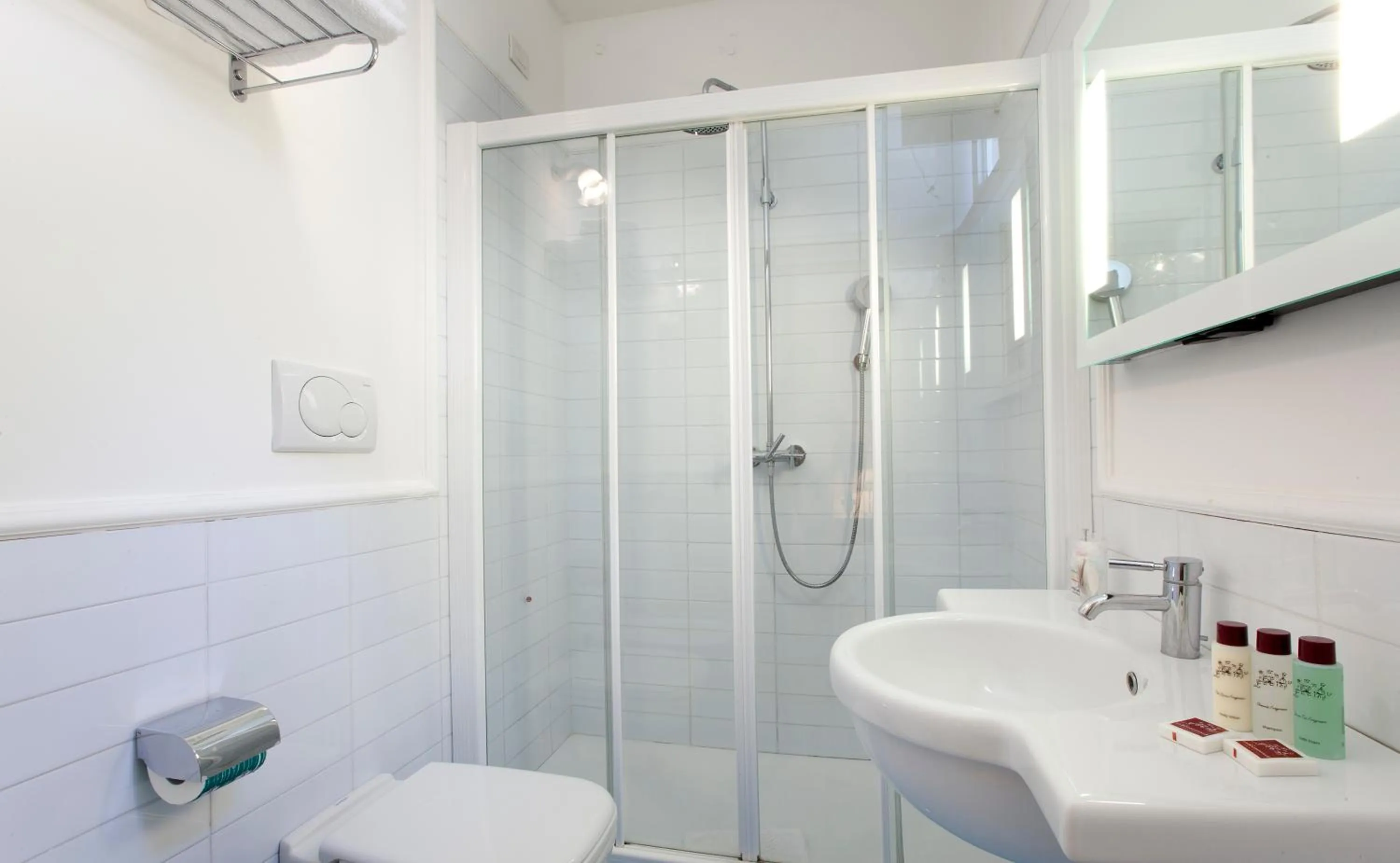 Bathroom in Hotel Bougainville