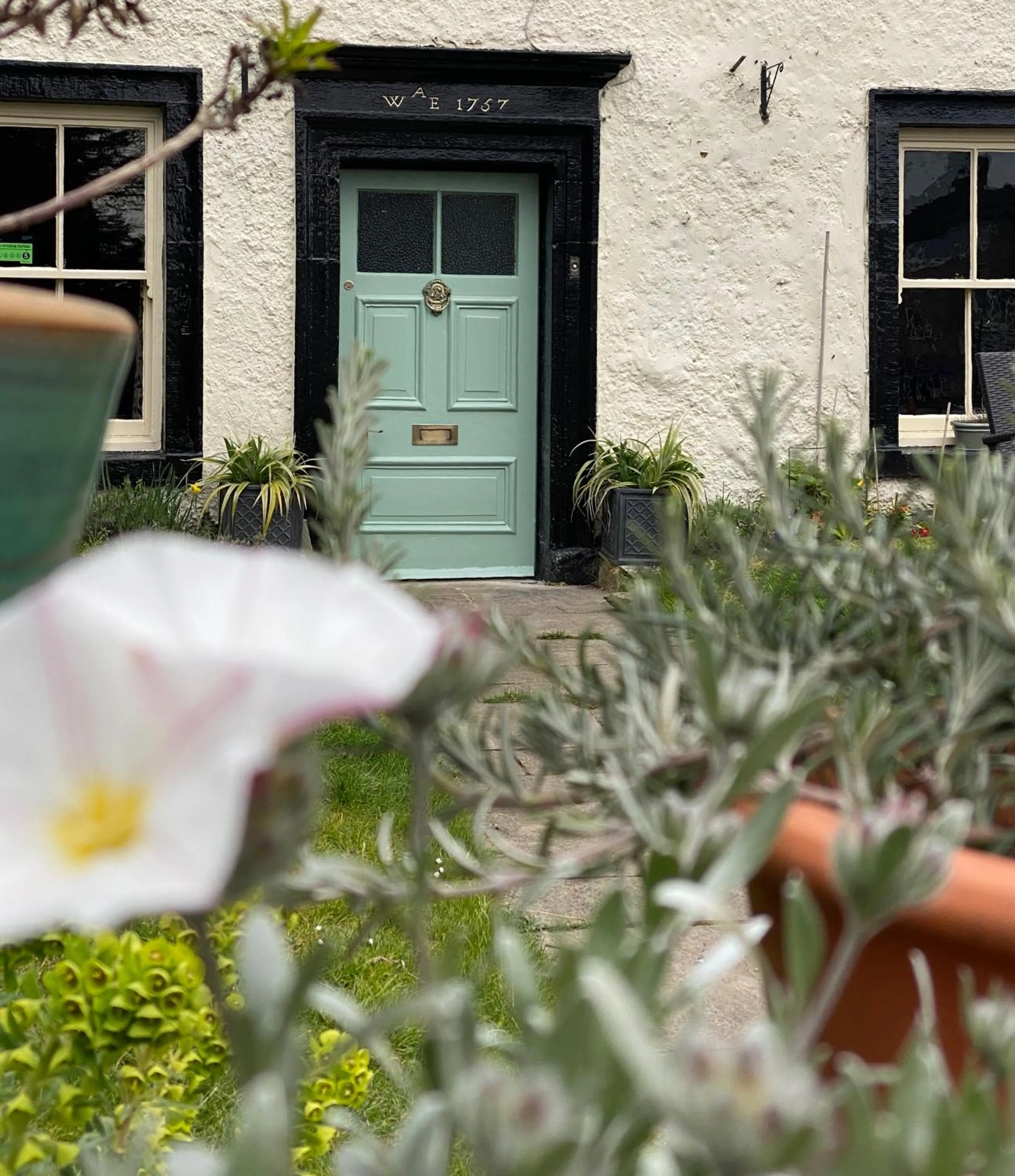 Facade/entrance in Grove House