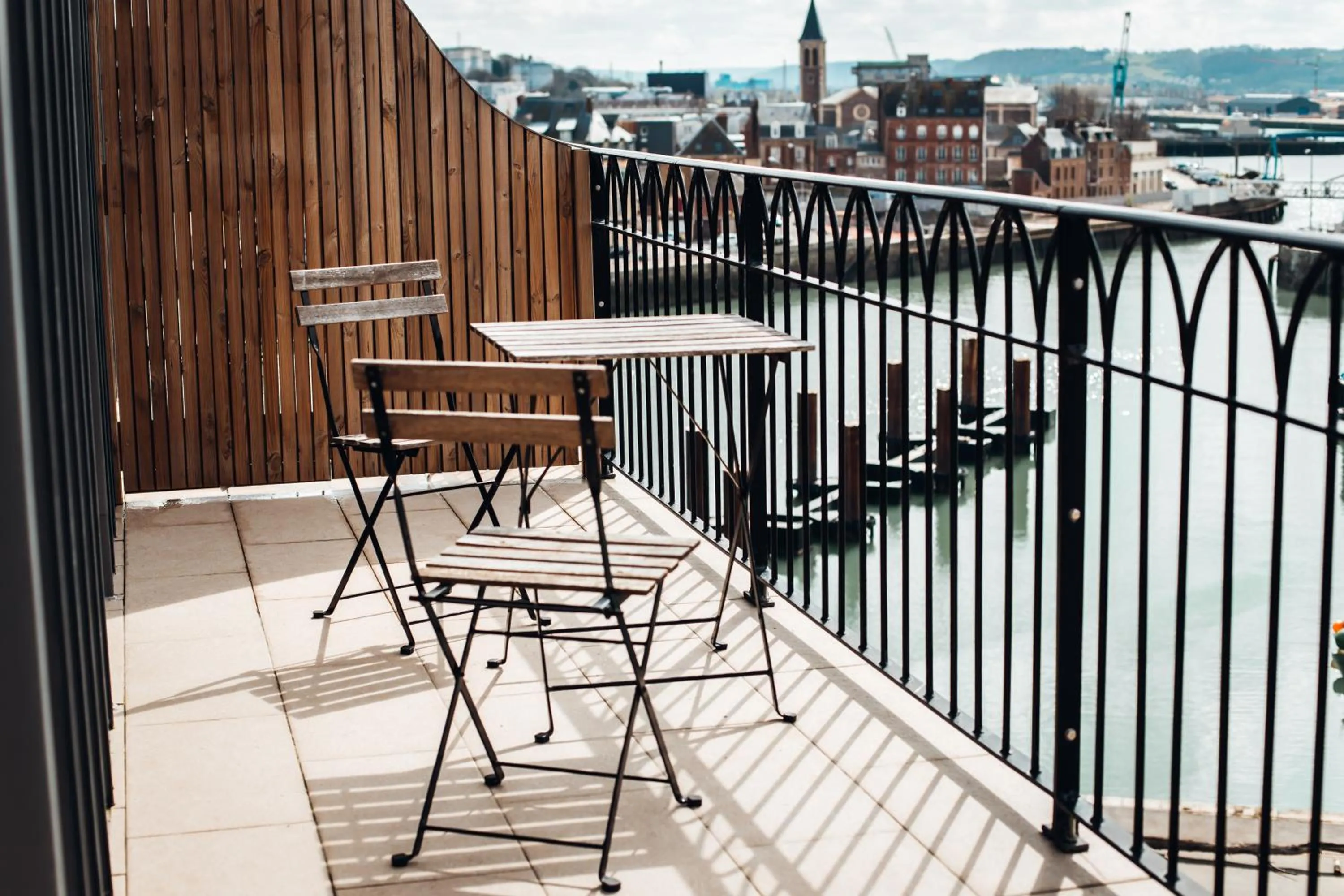 Balcony/Terrace in LA TOUR AUX CRABES près de la plage