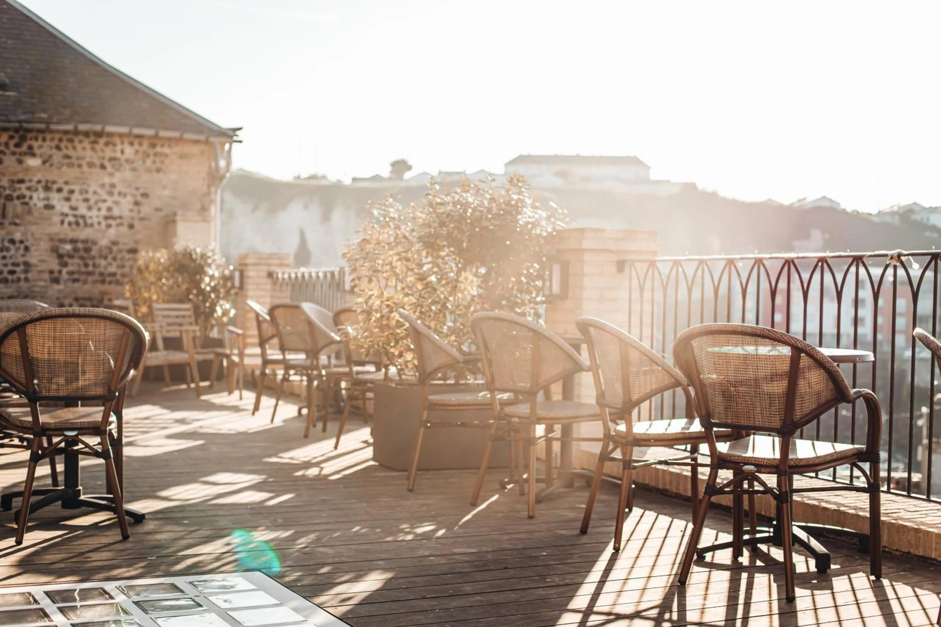 Patio in LA TOUR AUX CRABES près de la plage