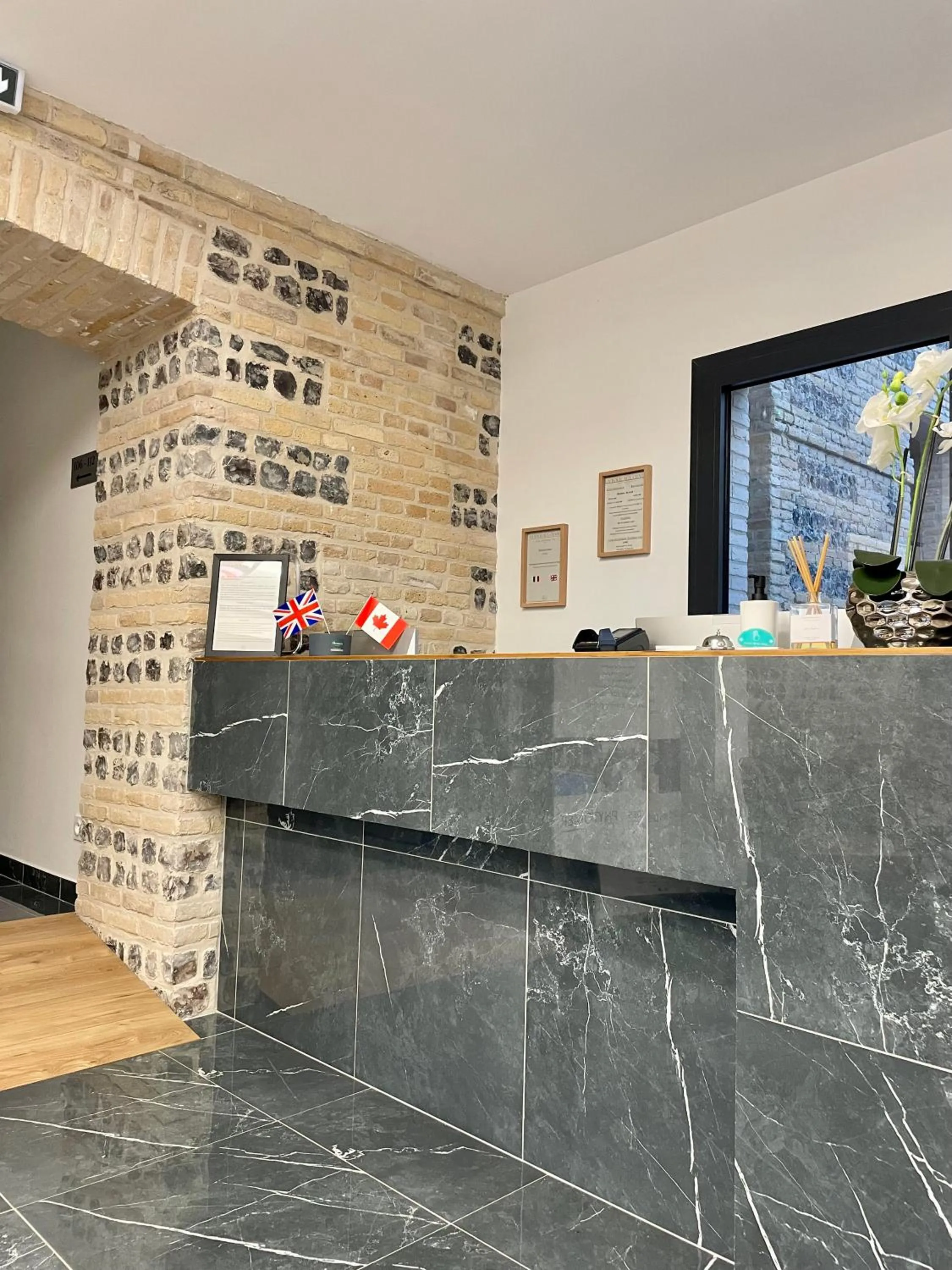 Lobby or reception in LA TOUR AUX CRABES près de la plage