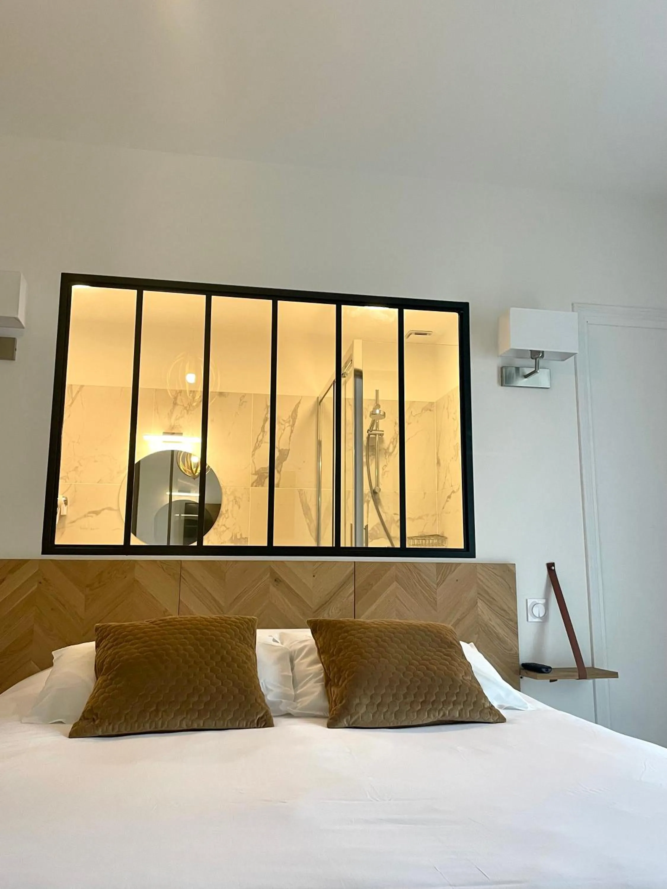 Bed in LA TOUR AUX CRABES près de la plage