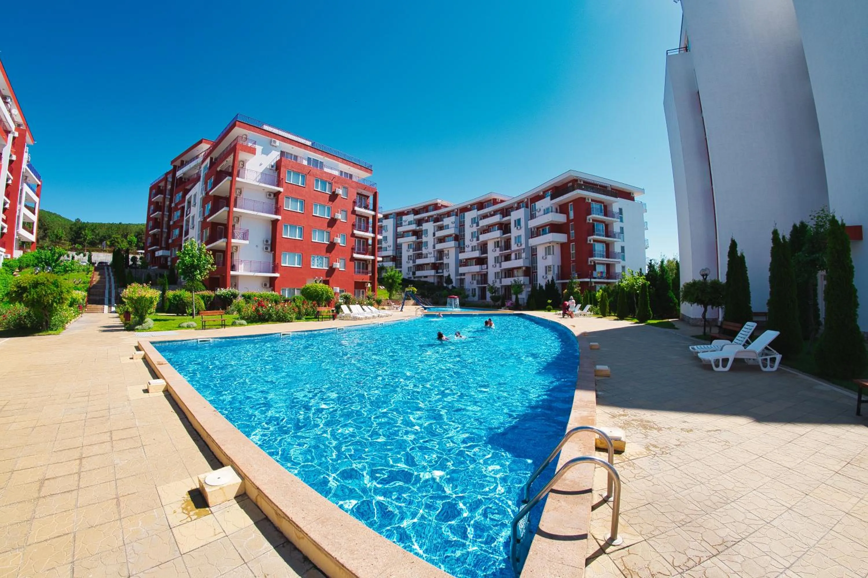Swimming pool in Marina View Fort Beach