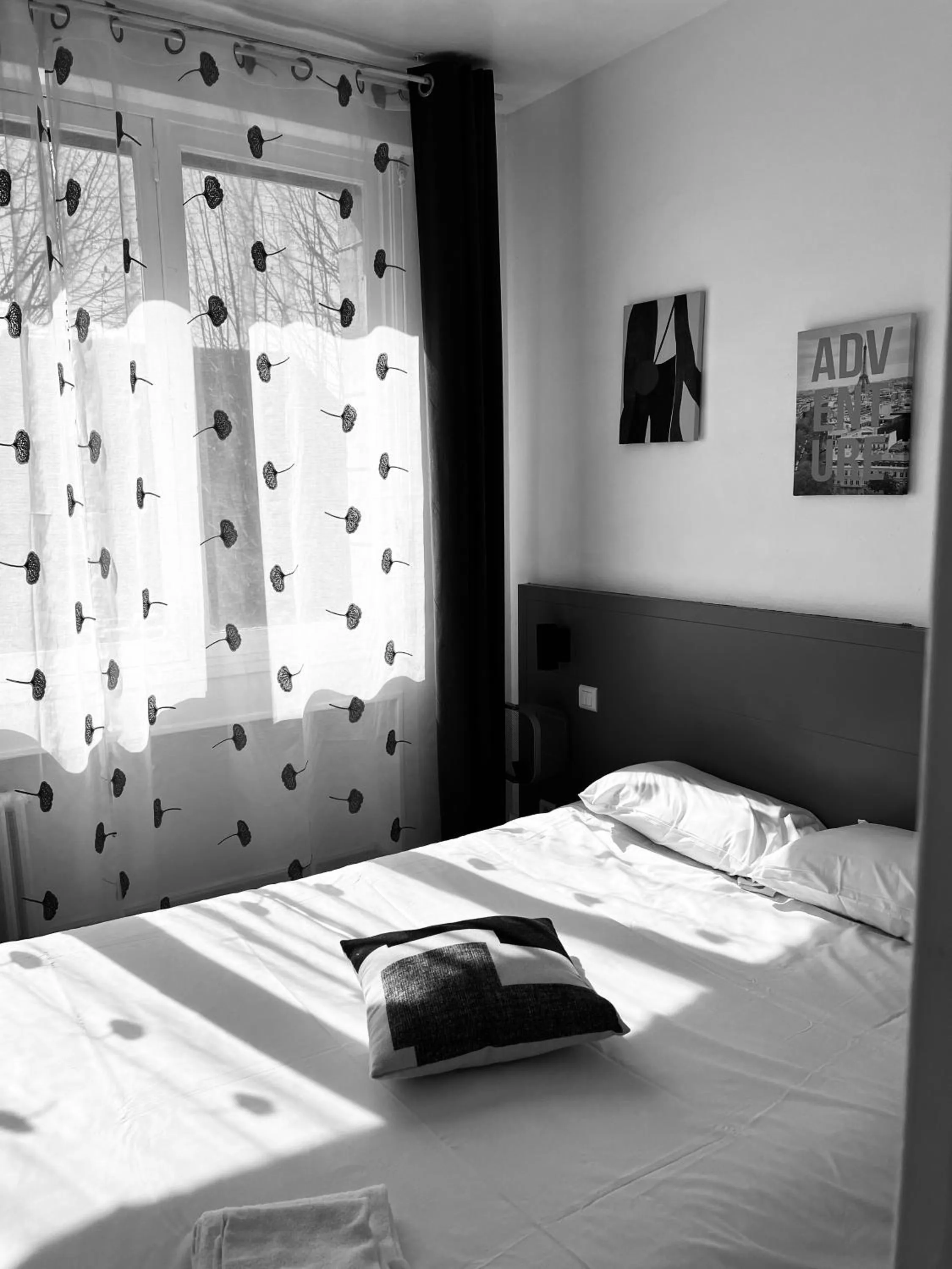 Bed in Vieille tour Hotel centre Rouen