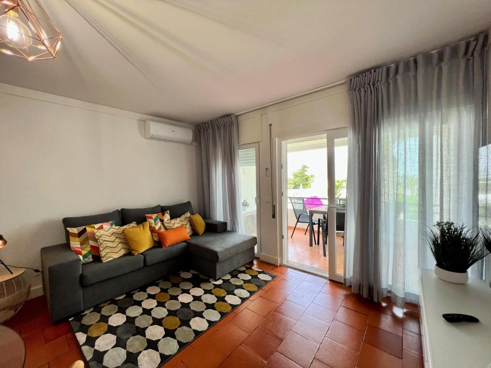 Communal lounge/ TV room in Armação De Pêra Brightness 2 With Pool by Homing
