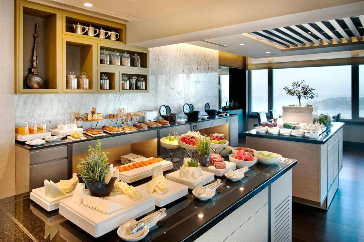 Food and drinks in The Marmara Taksim