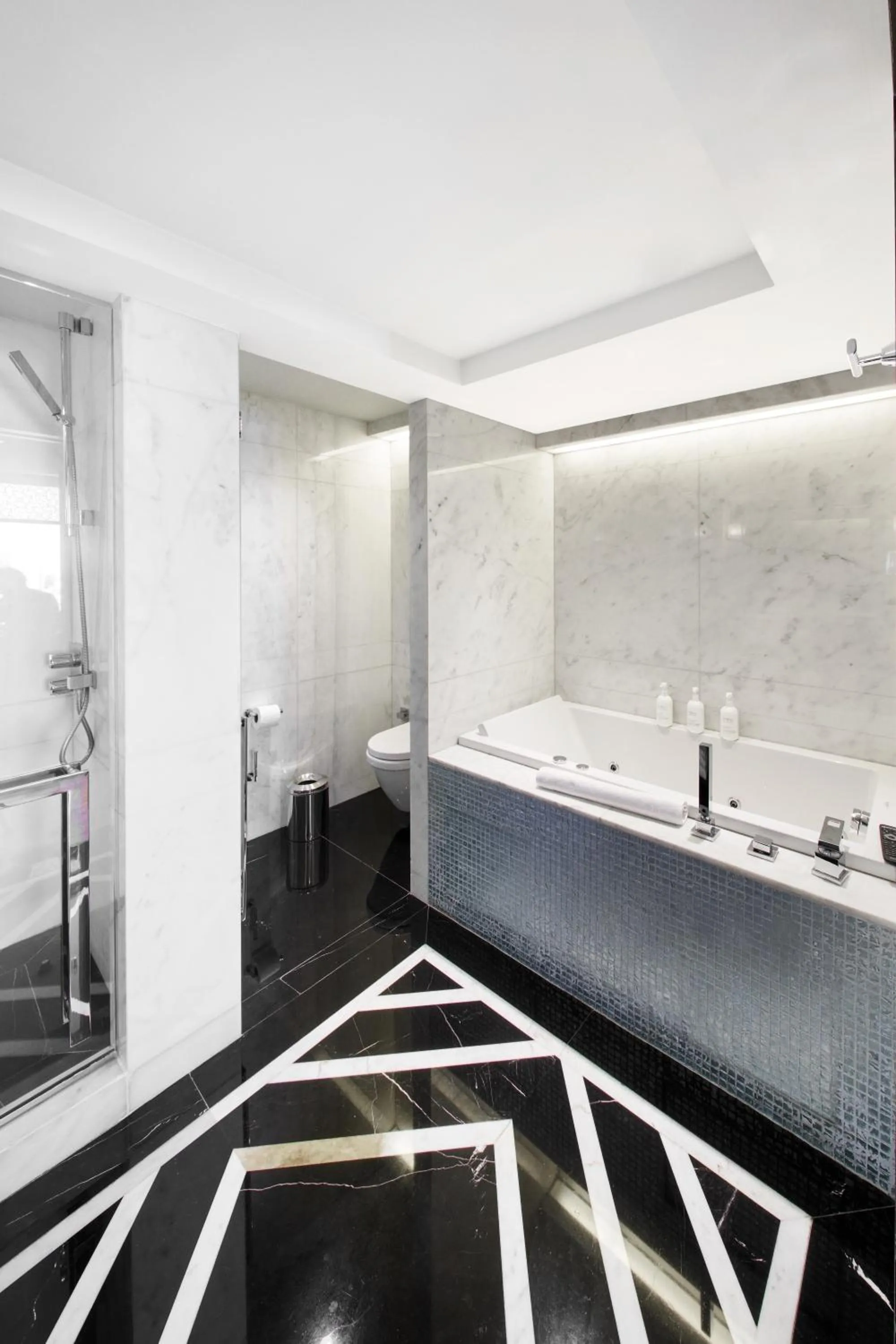 Shower in The Marmara Taksim