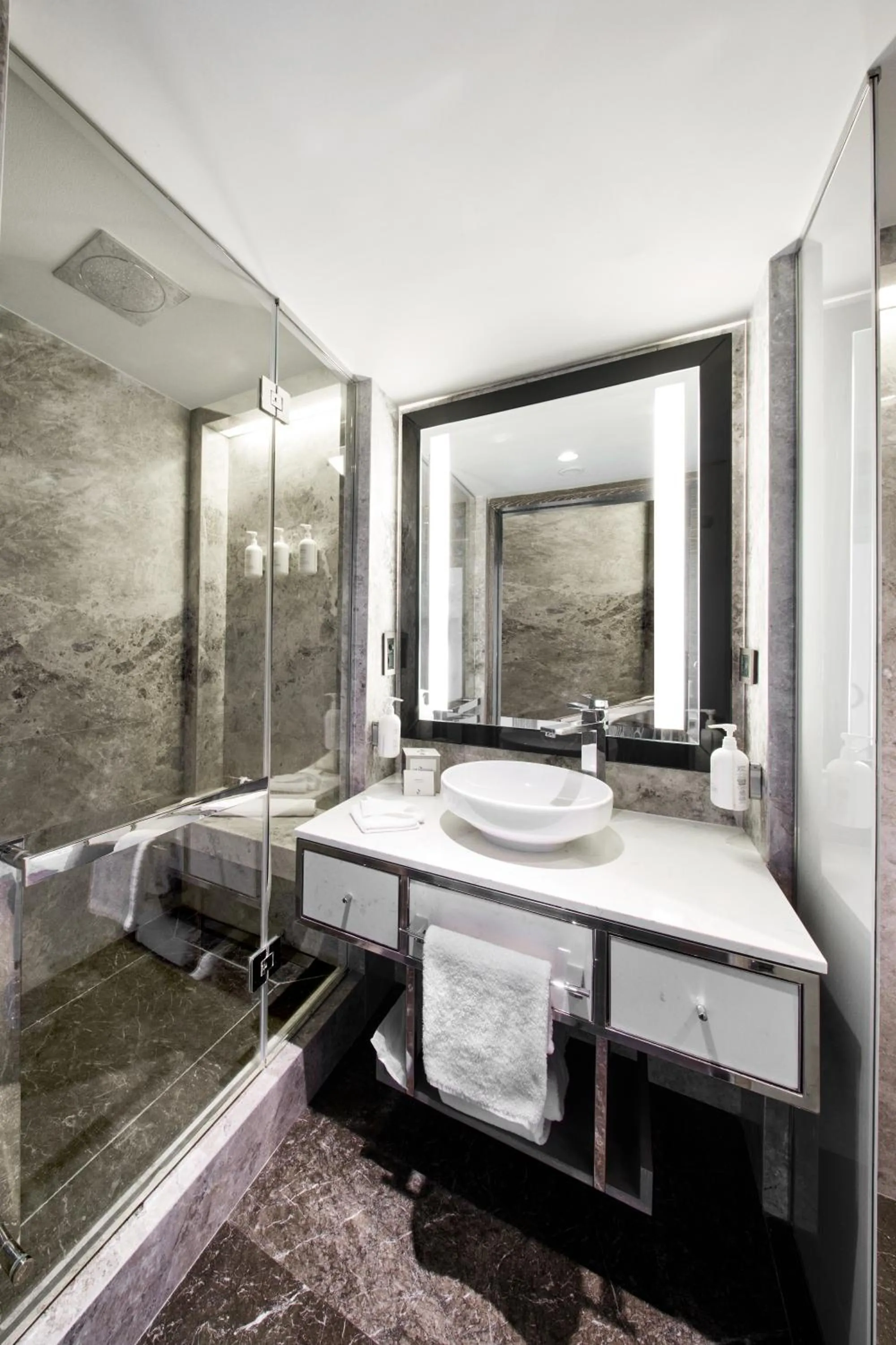 Shower in The Marmara Taksim