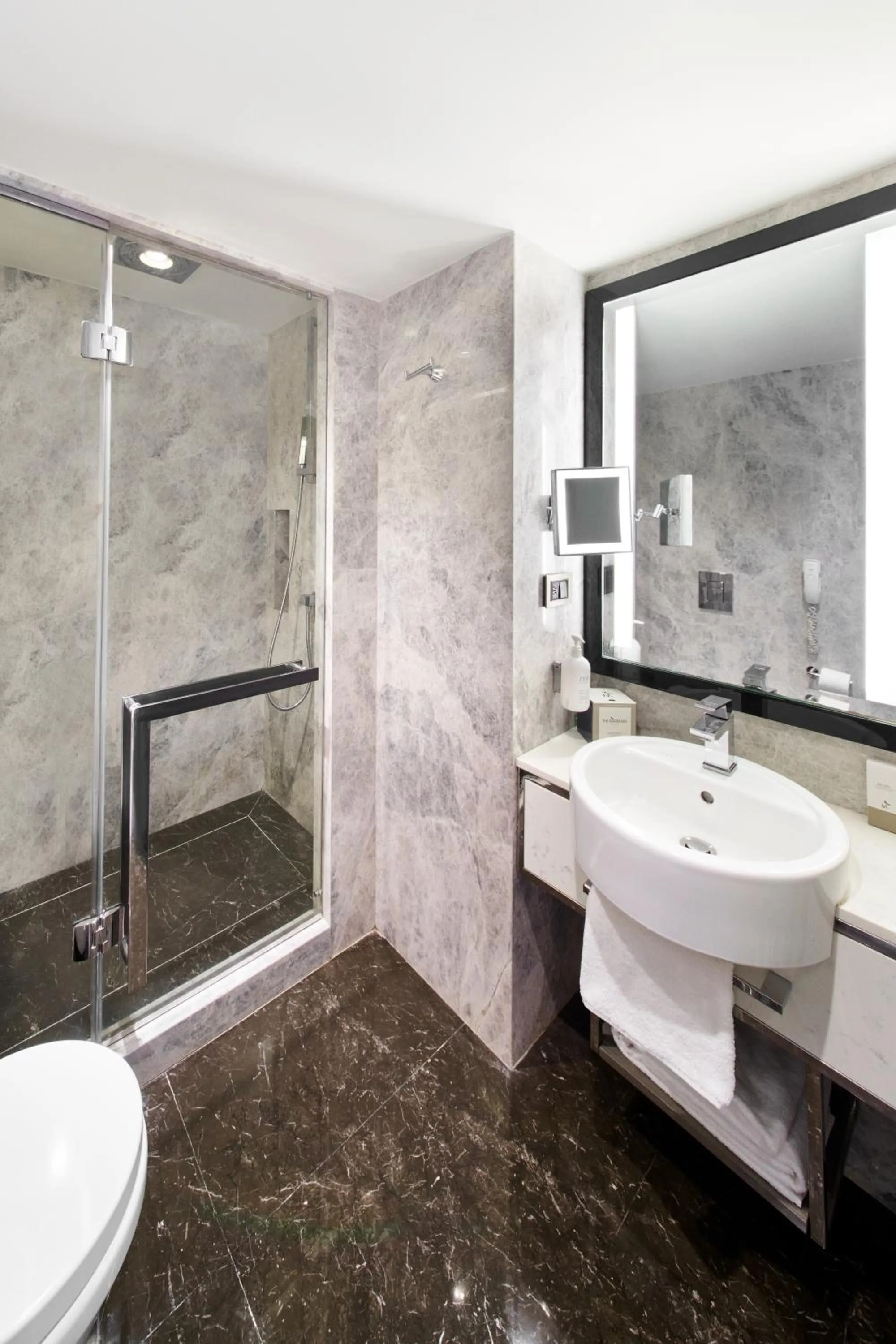 Shower in The Marmara Taksim